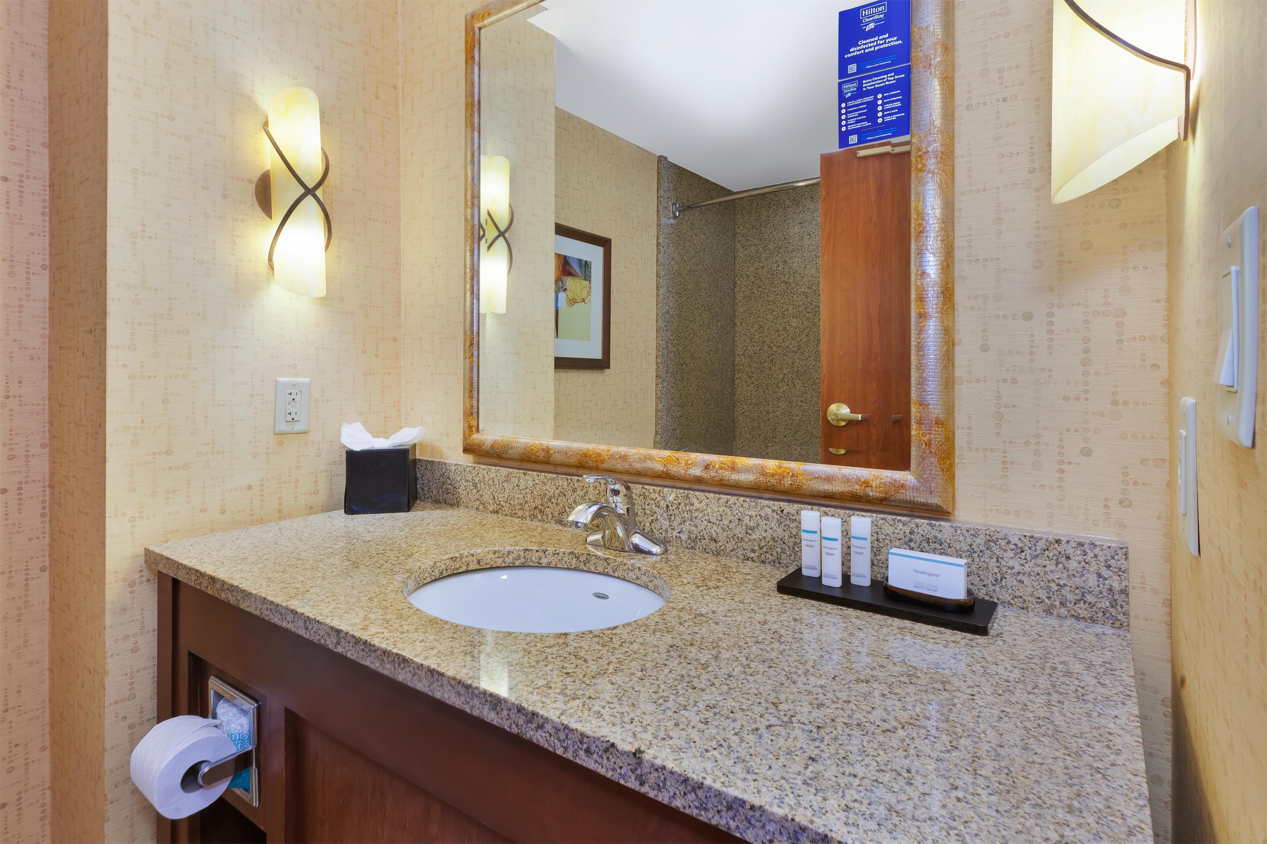 Guest room bath