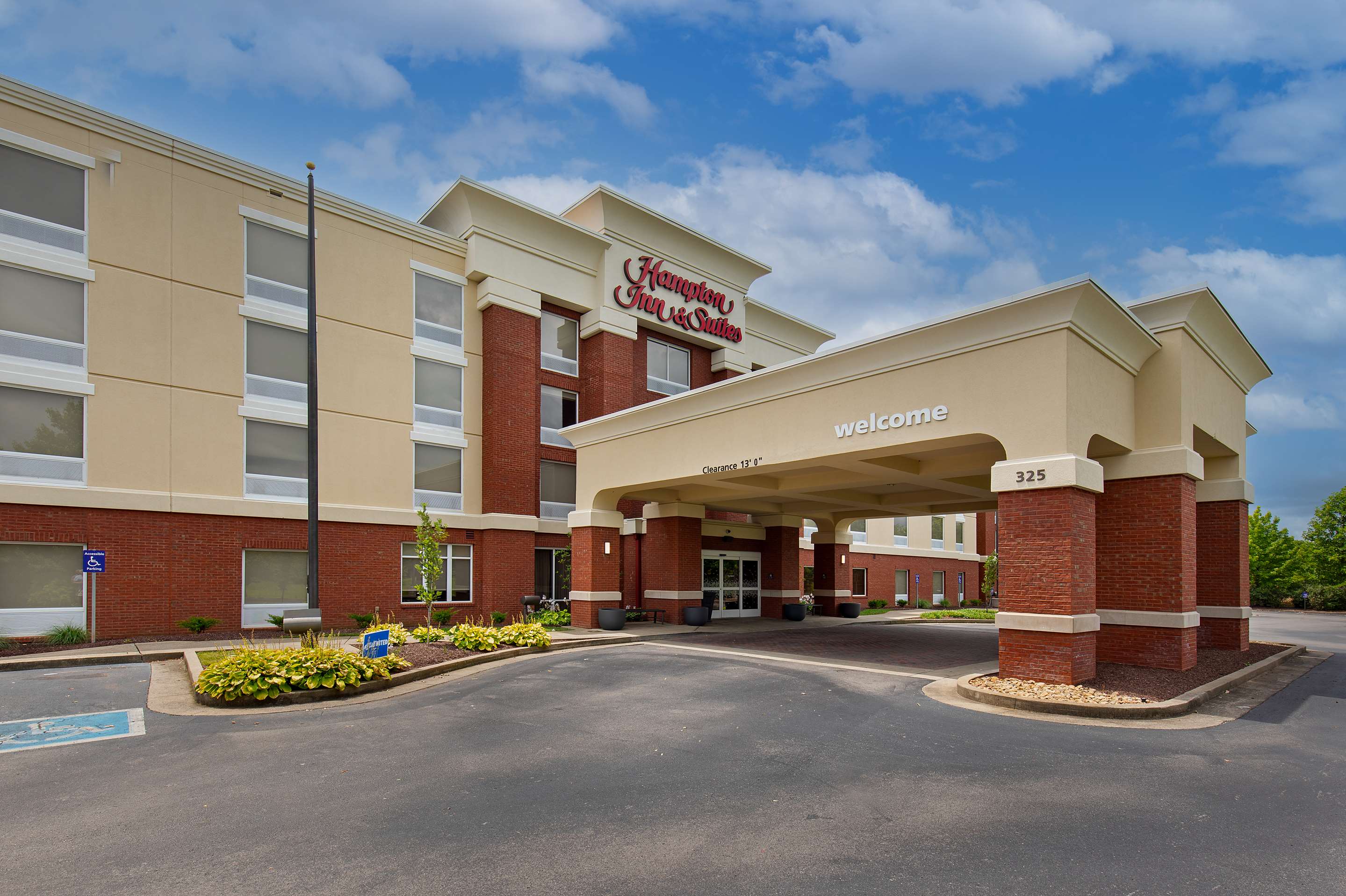 Exterior | Hampton Inn & Suites Murfreesboro