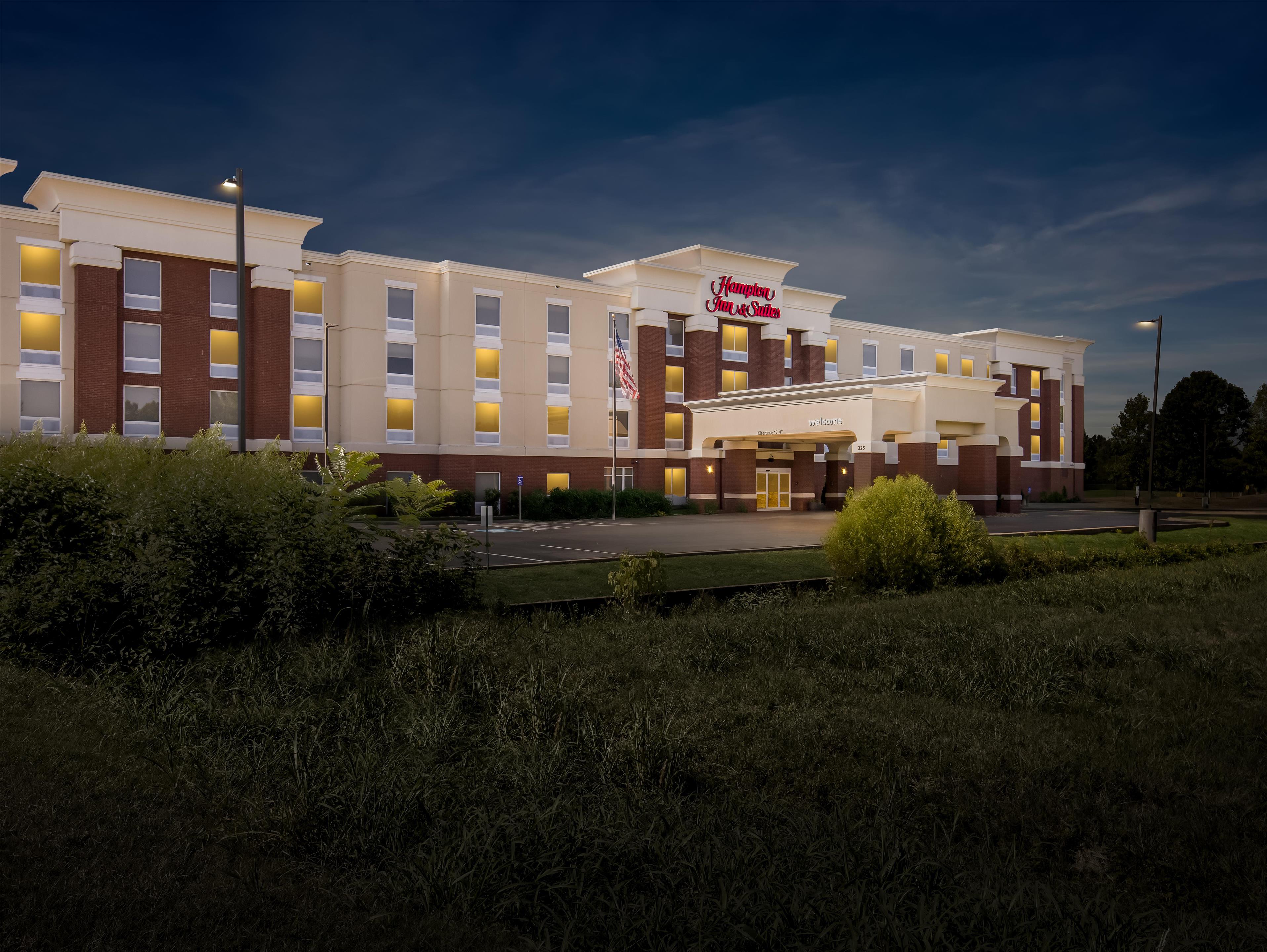 Exterior | Hampton Inn & Suites Murfreesboro