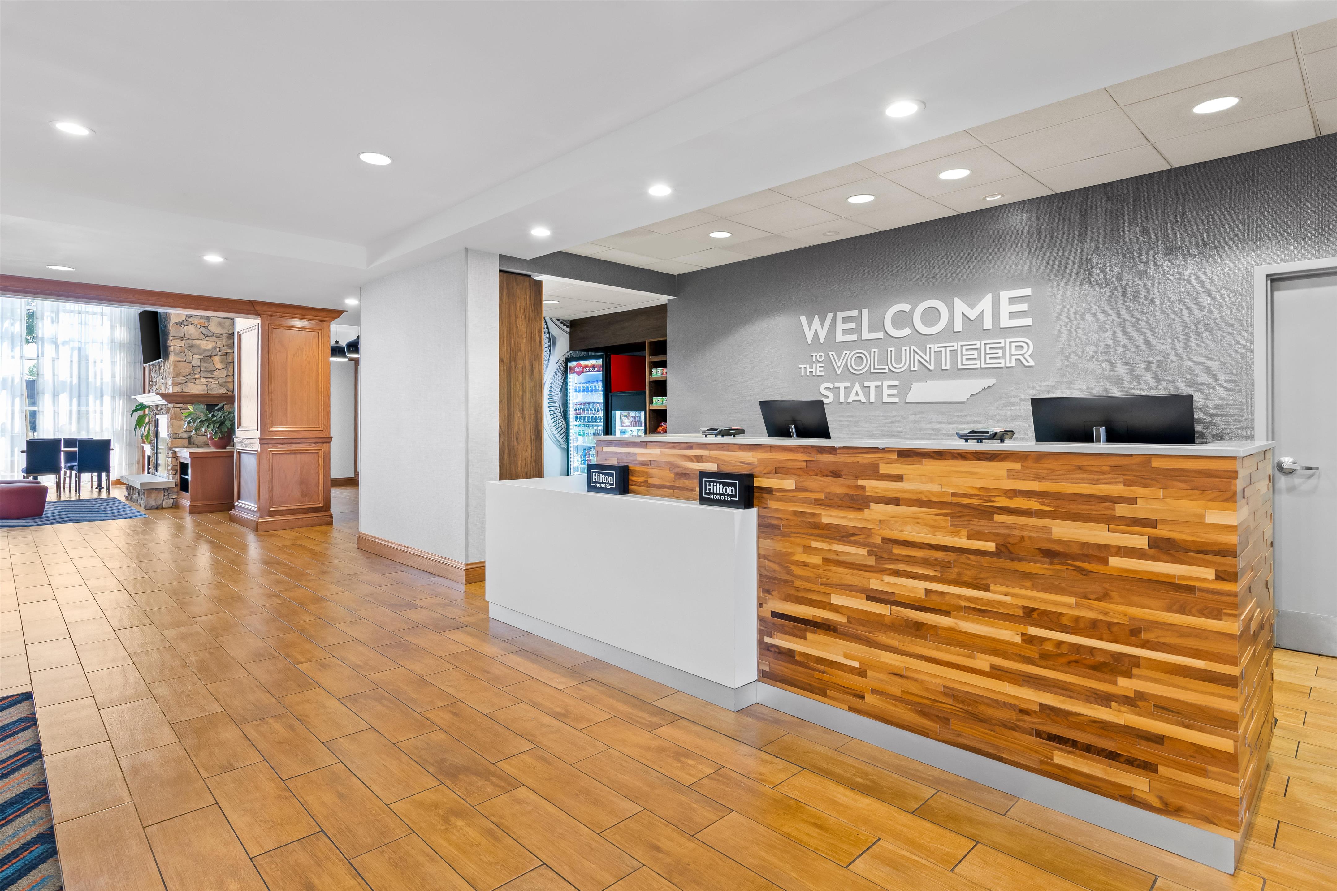 Lobby | Hampton Inn & Suites Murfreesboro