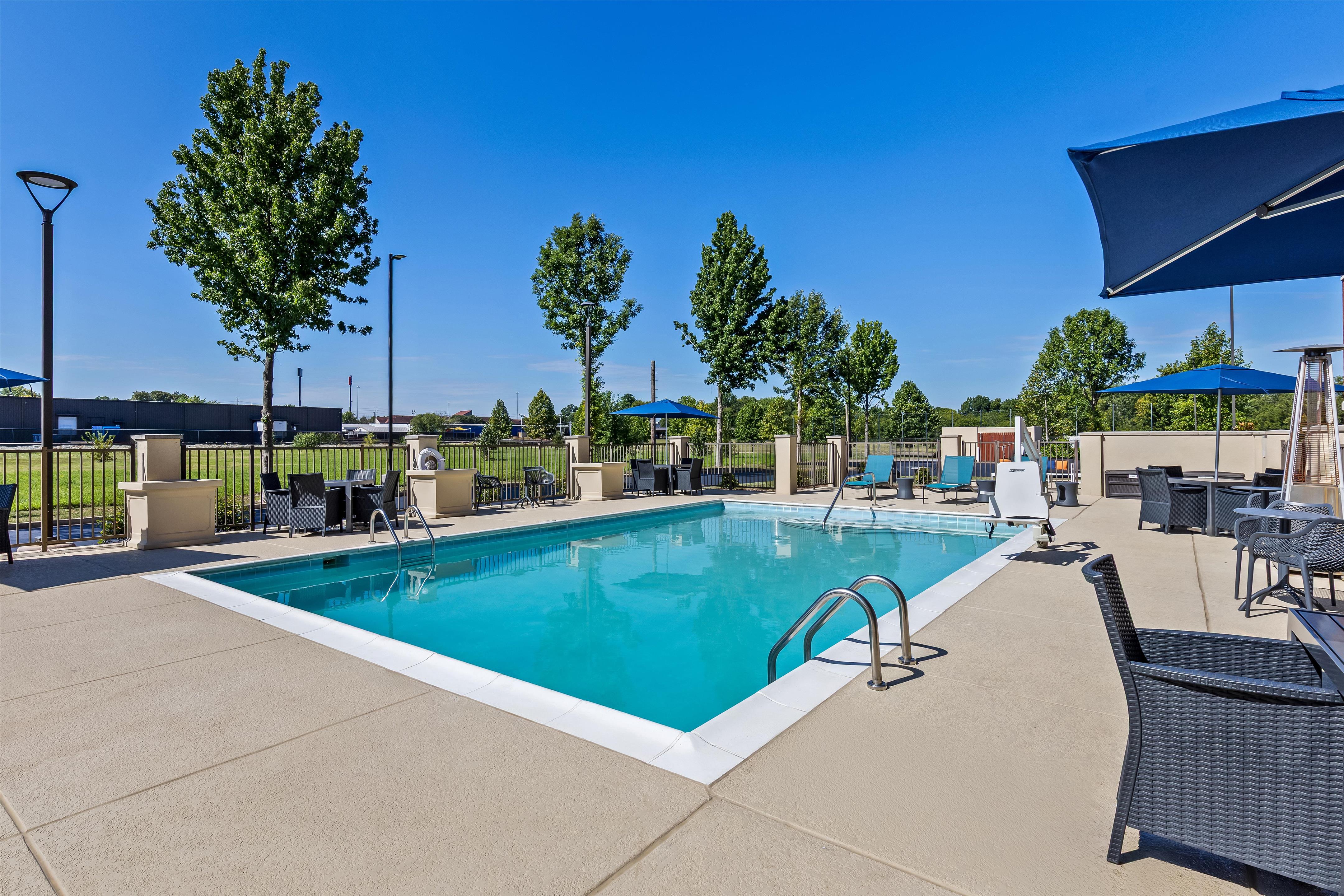 Pool | Hampton Inn & Suites Murfreesboro