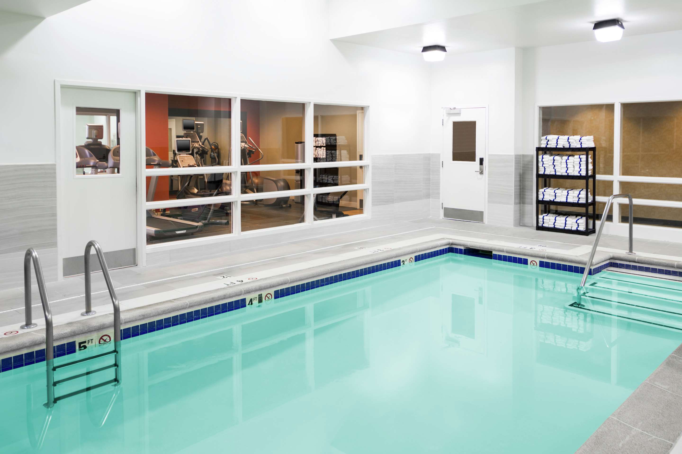 Pool | Hilton Garden Inn Independence