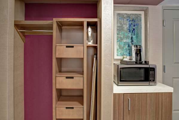  - Hilton Garden Inn Kansas City - I-70, Exits 423B & 423C