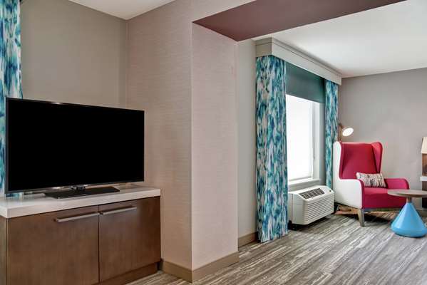  - Hilton Garden Inn Kansas City - I-70, Exits 423B & 423C