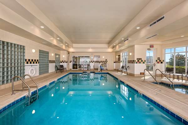 Pool - Hilton Garden Inn Overland Park