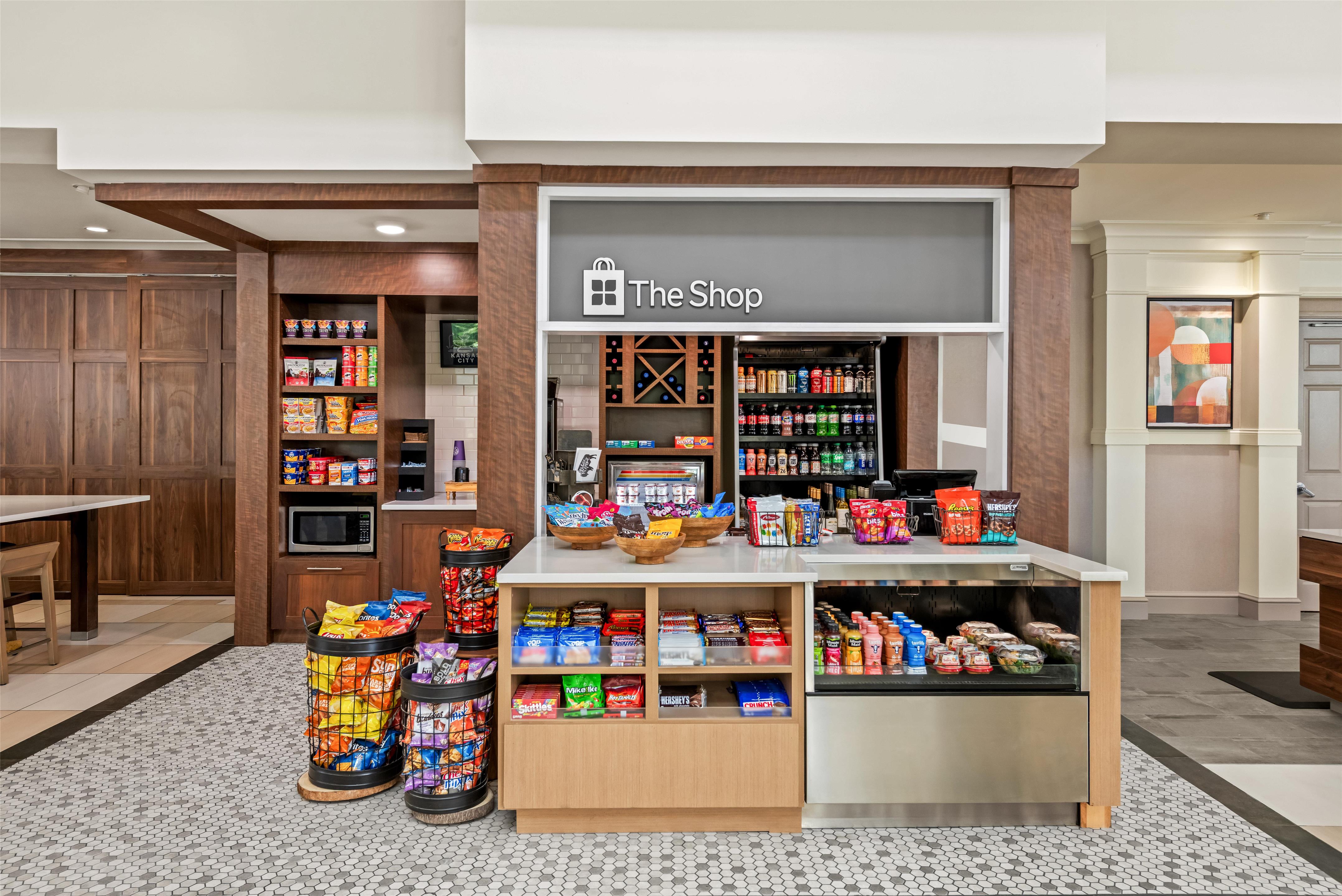 Restaurant | Hilton Garden Inn Overland Park
