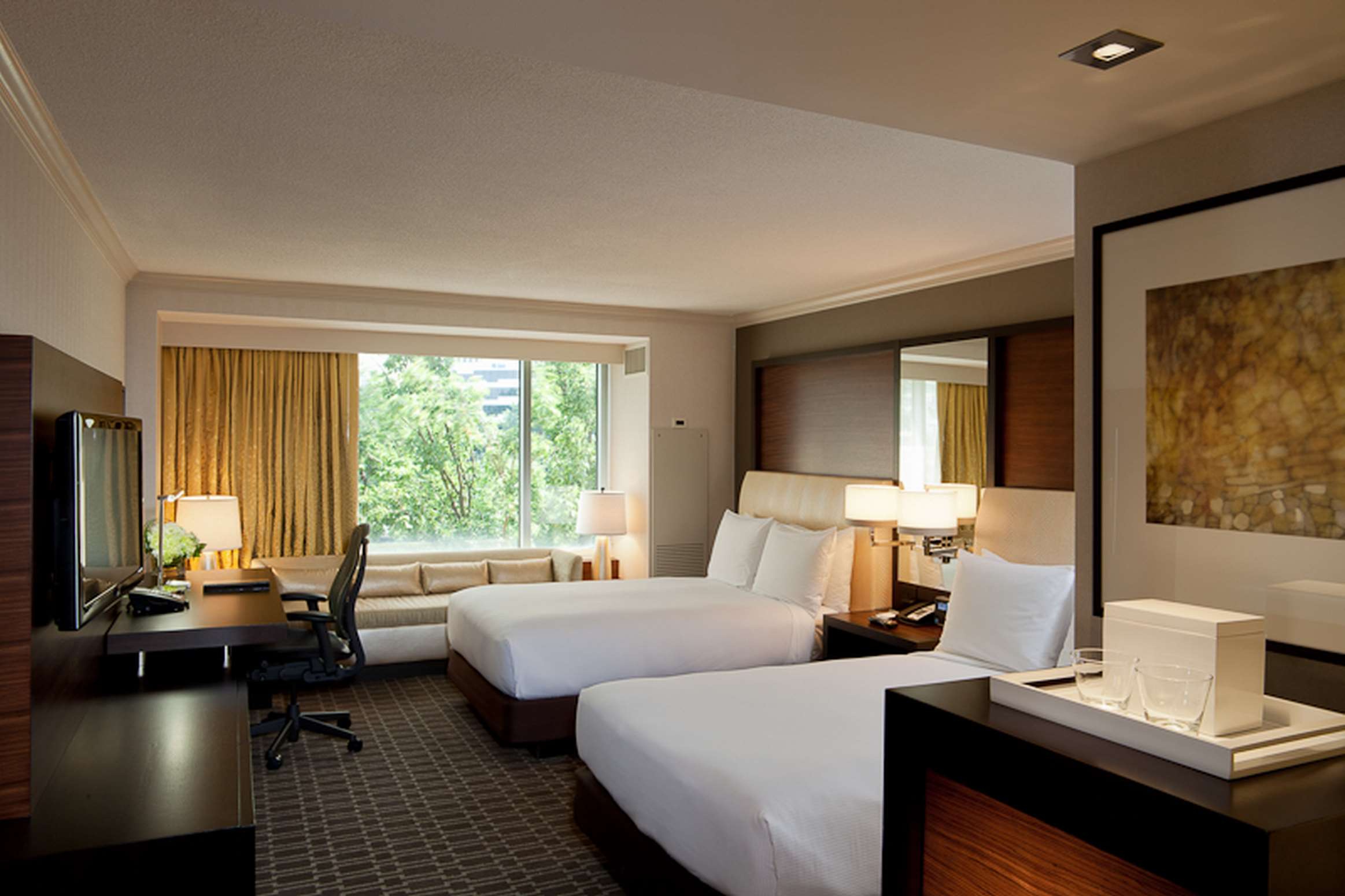 HILTON MCLEAN TYSONS CORNER Room Type - 2 DOUBLE ACC RI SHWR