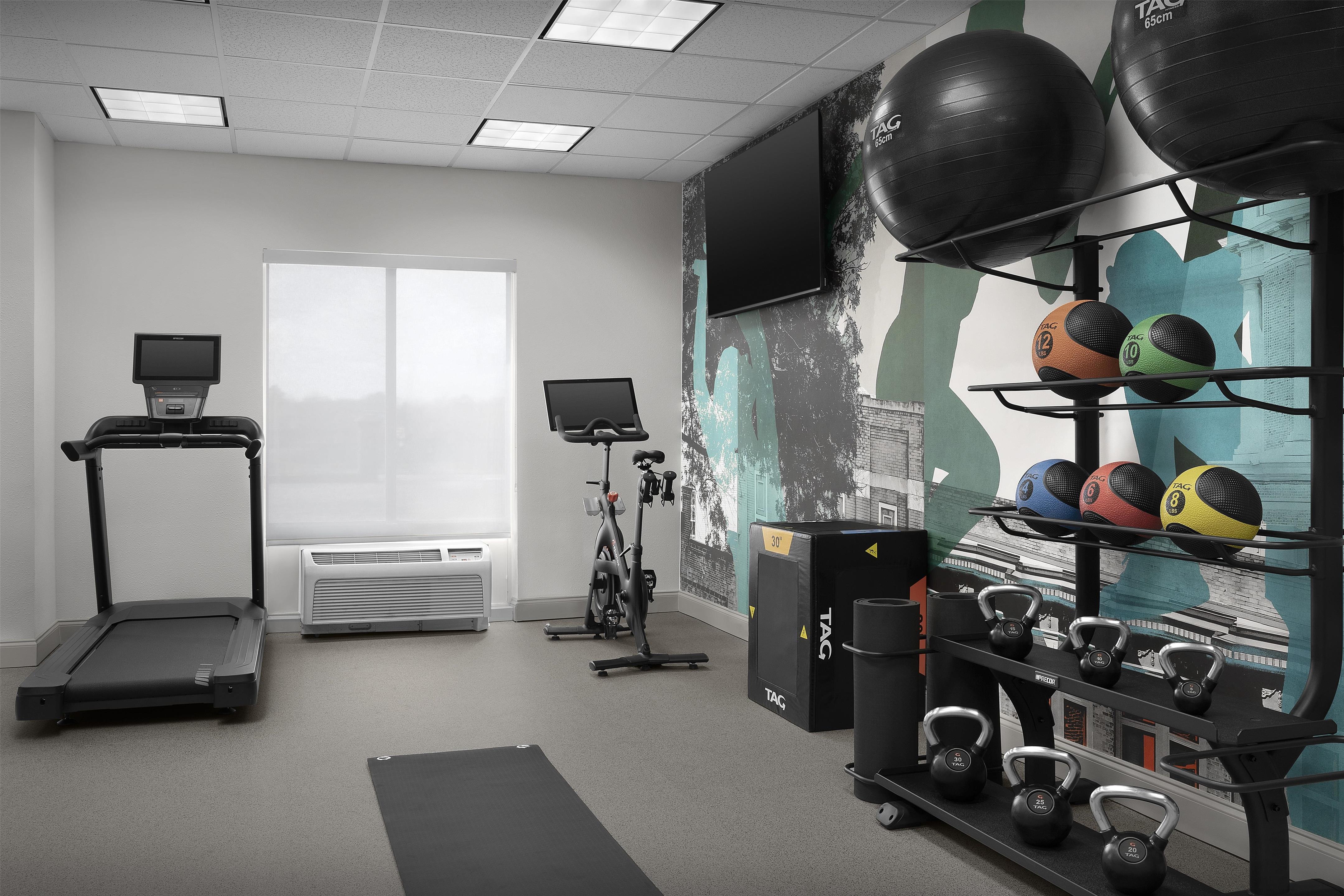 Health club fitness center gym | Hilton Garden Inn Macon / Mercer University