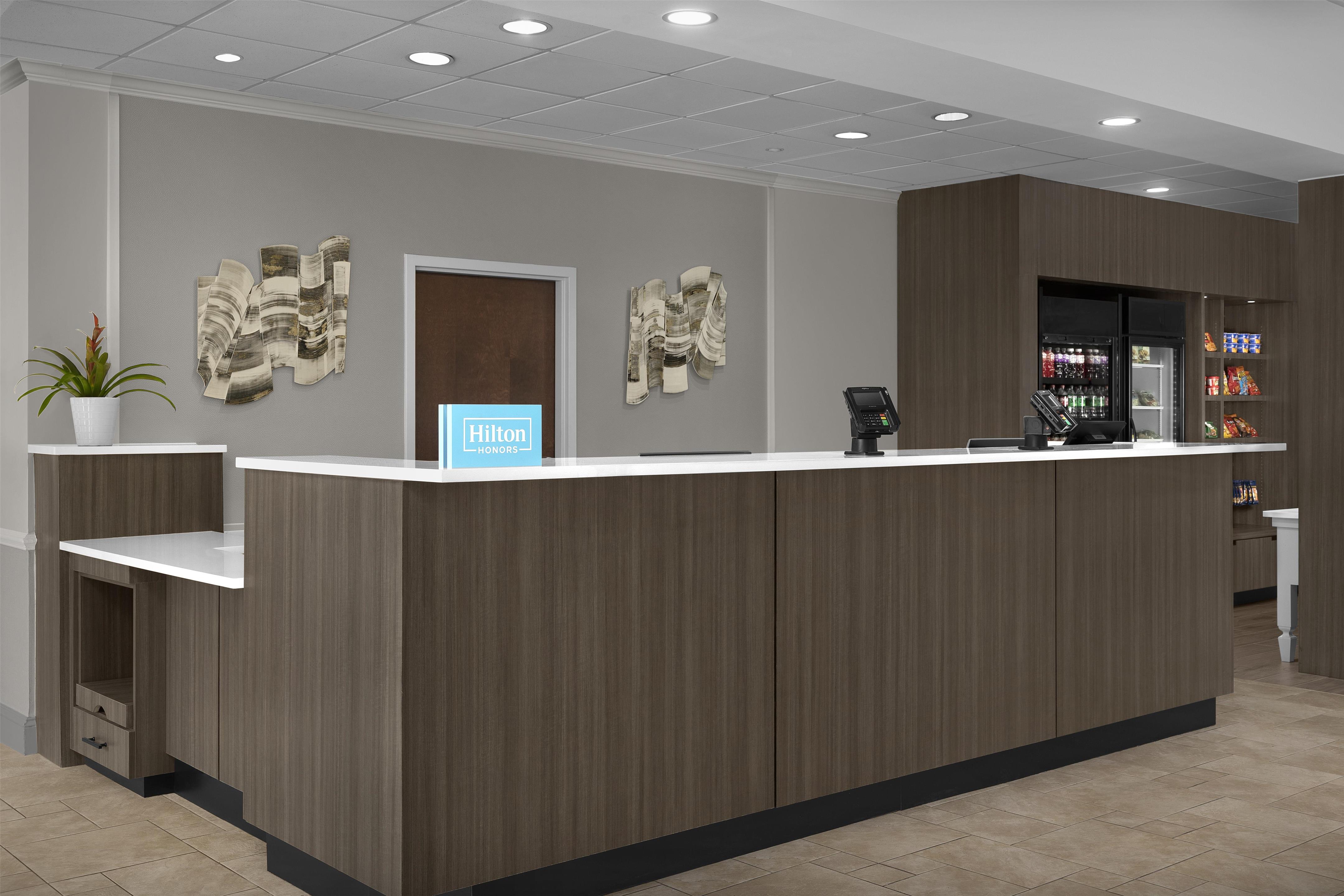 Reception | Hilton Garden Inn Macon / Mercer University