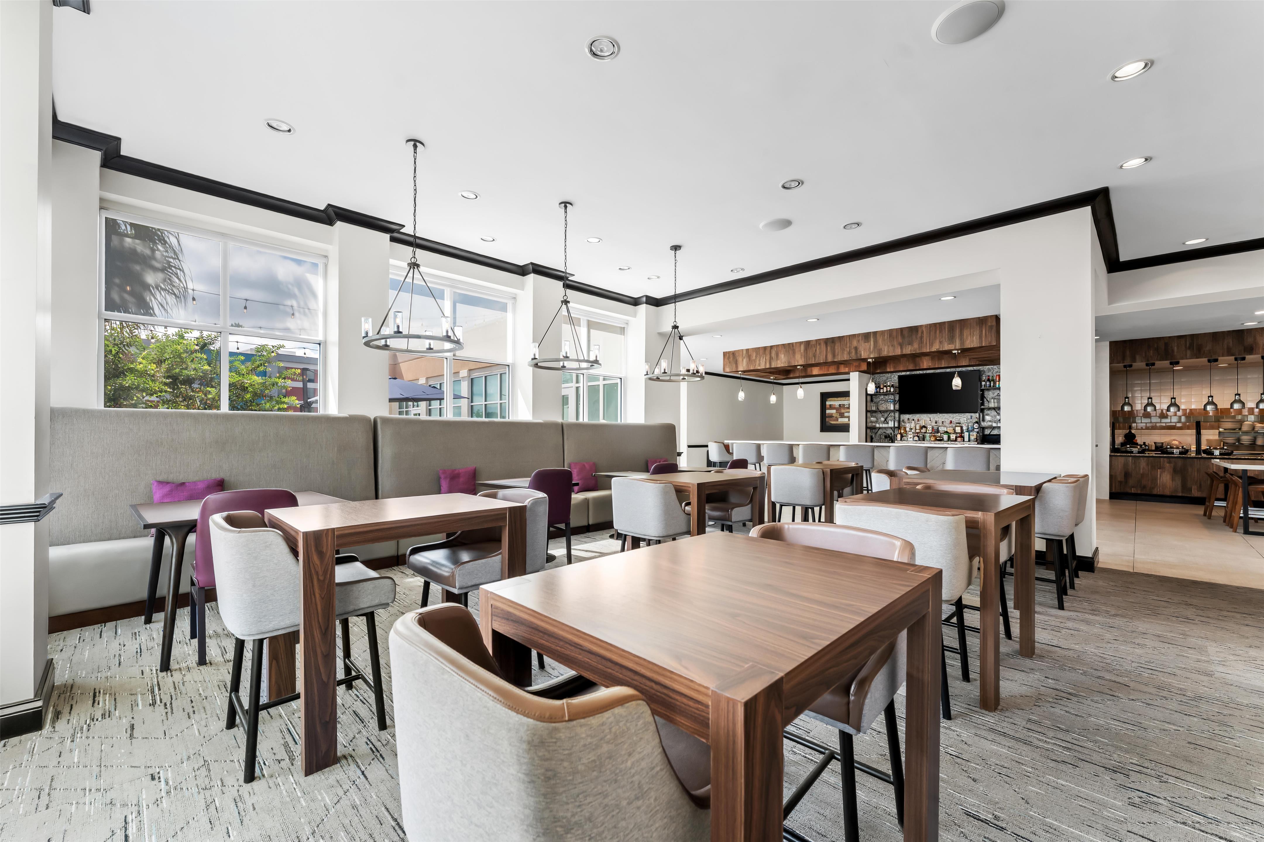 Restaurant | Hilton Garden Inn Warner Robins