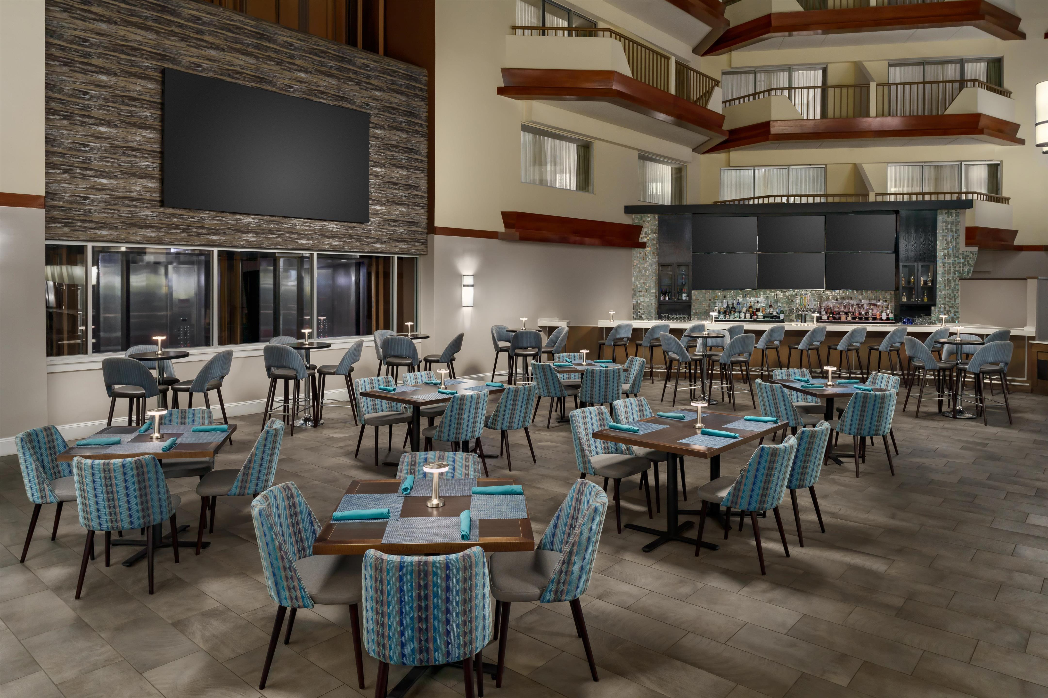 BarLounge | DoubleTree by Hilton Orlando Airport