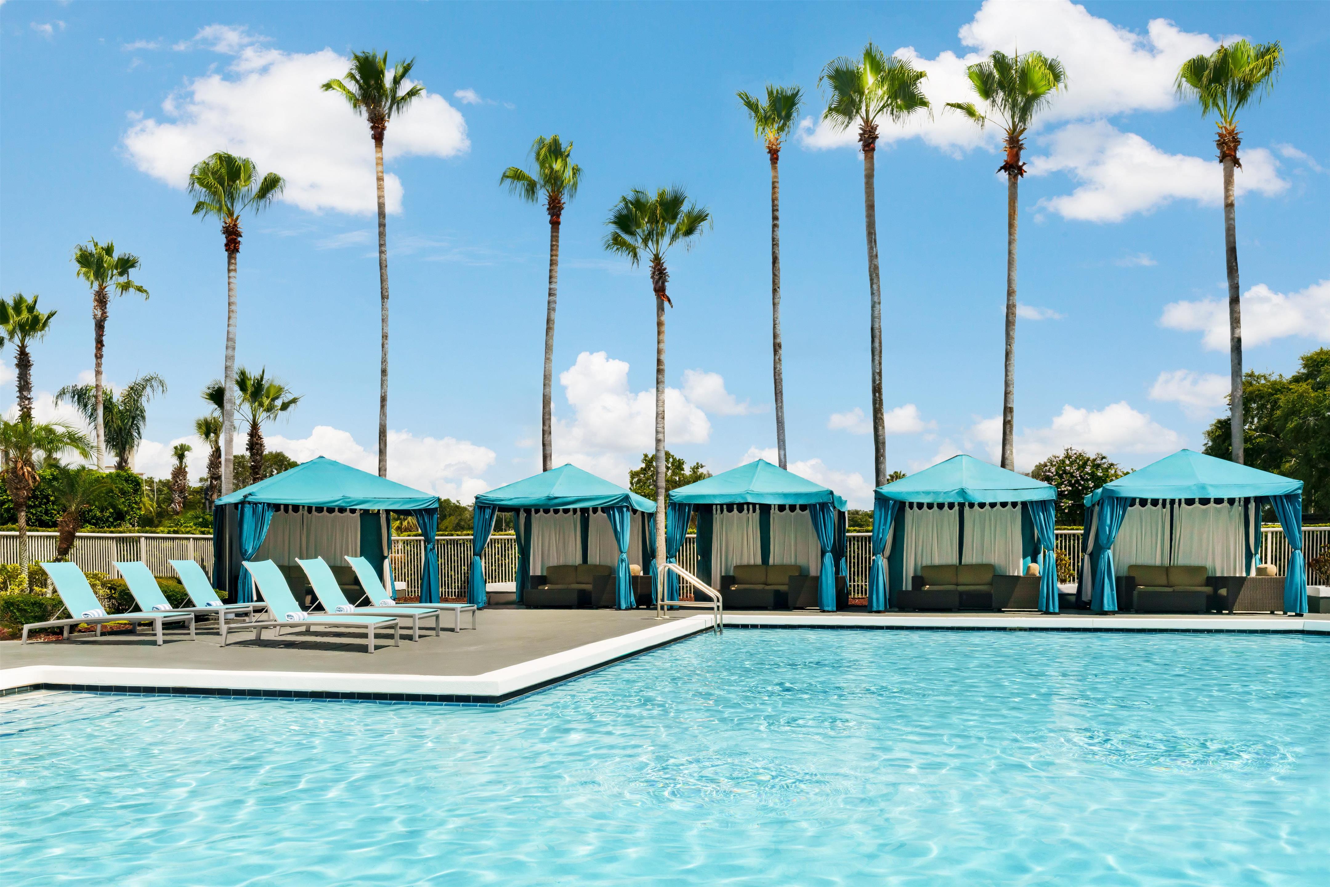 Pool | DoubleTree by Hilton Orlando Airport