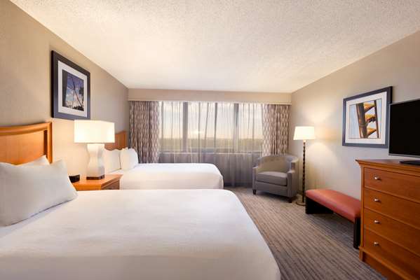  - Embassy Suites Jamaican Court Orlando - I-4, Exit 74A