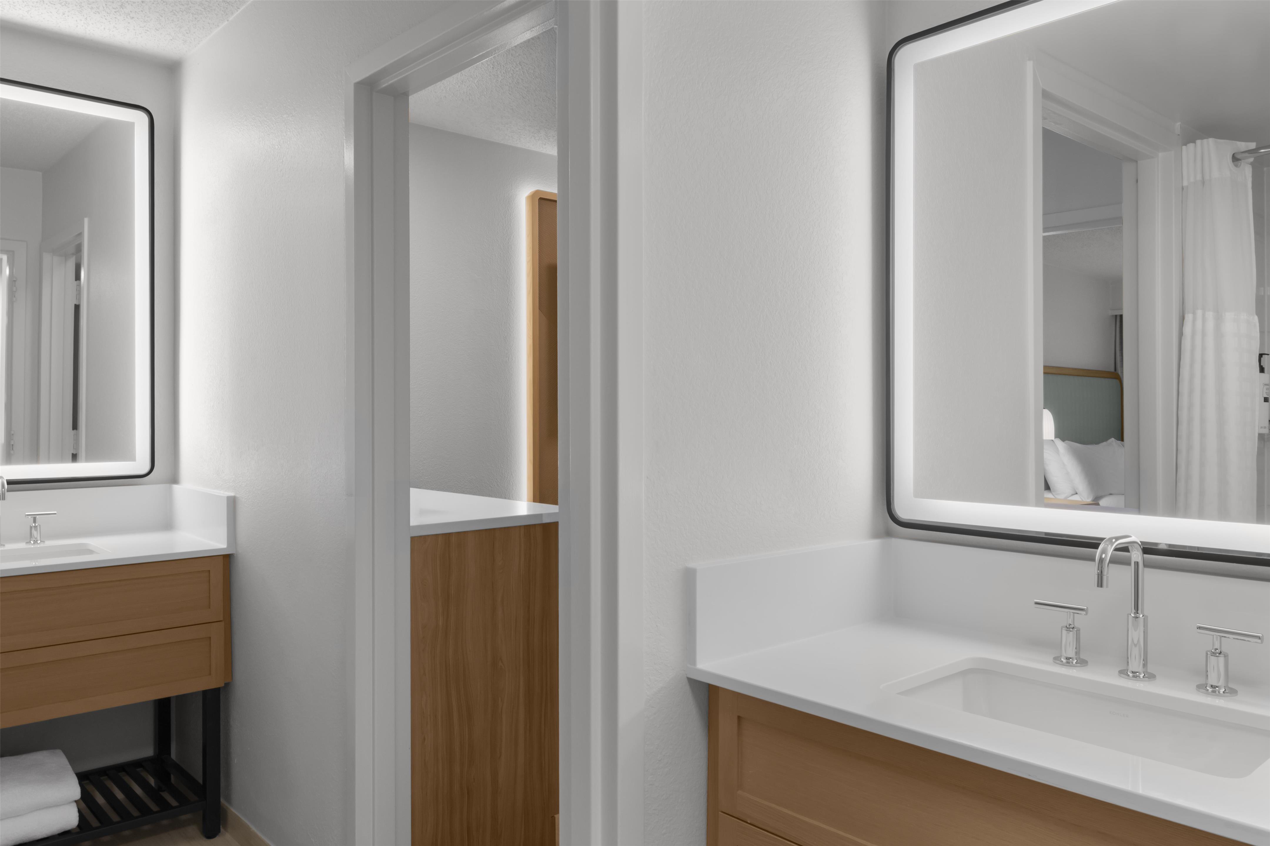 Guest room bath