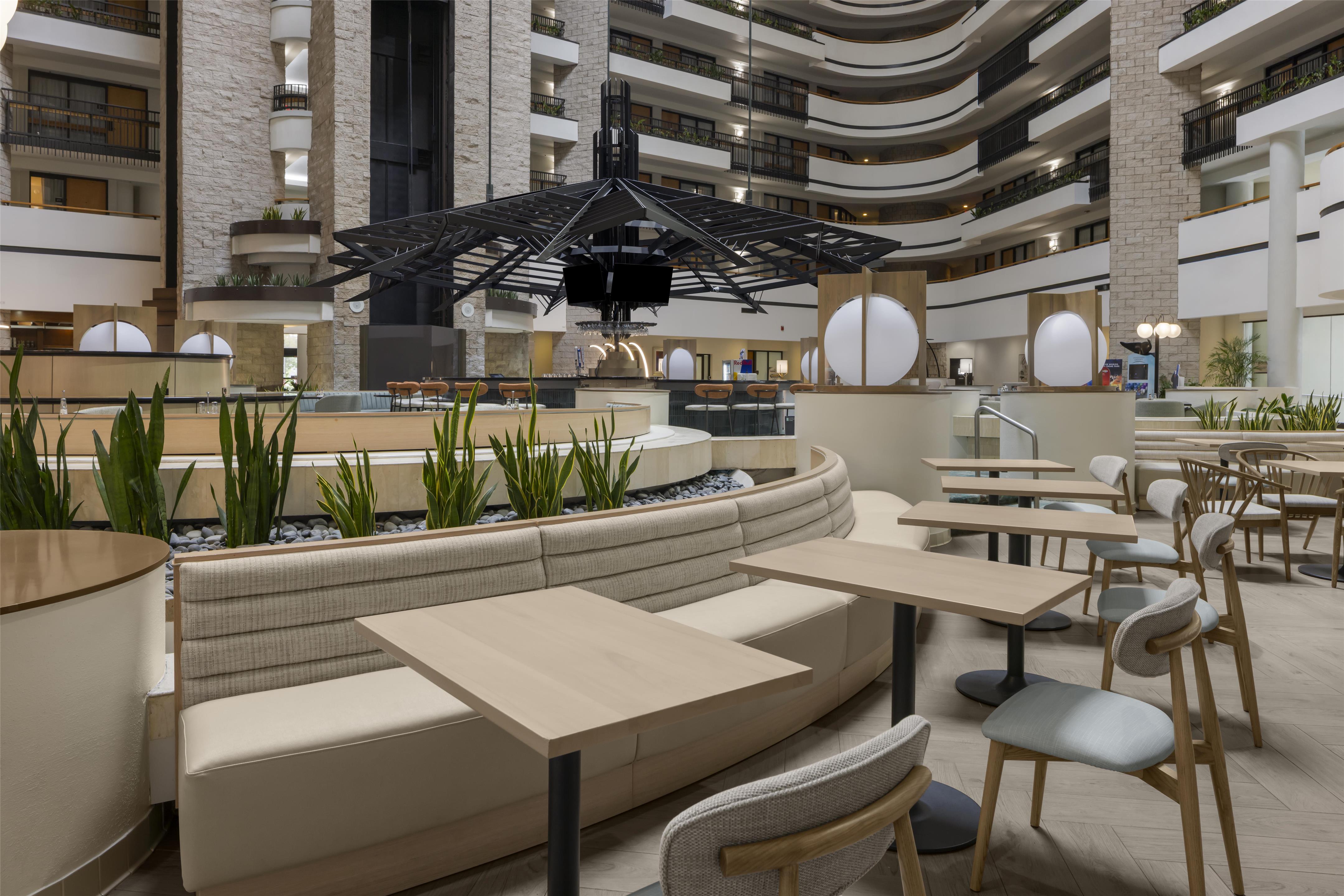 Breakfast Area | Embassy Suites by Hilton Orlando International Dr ICON Park
