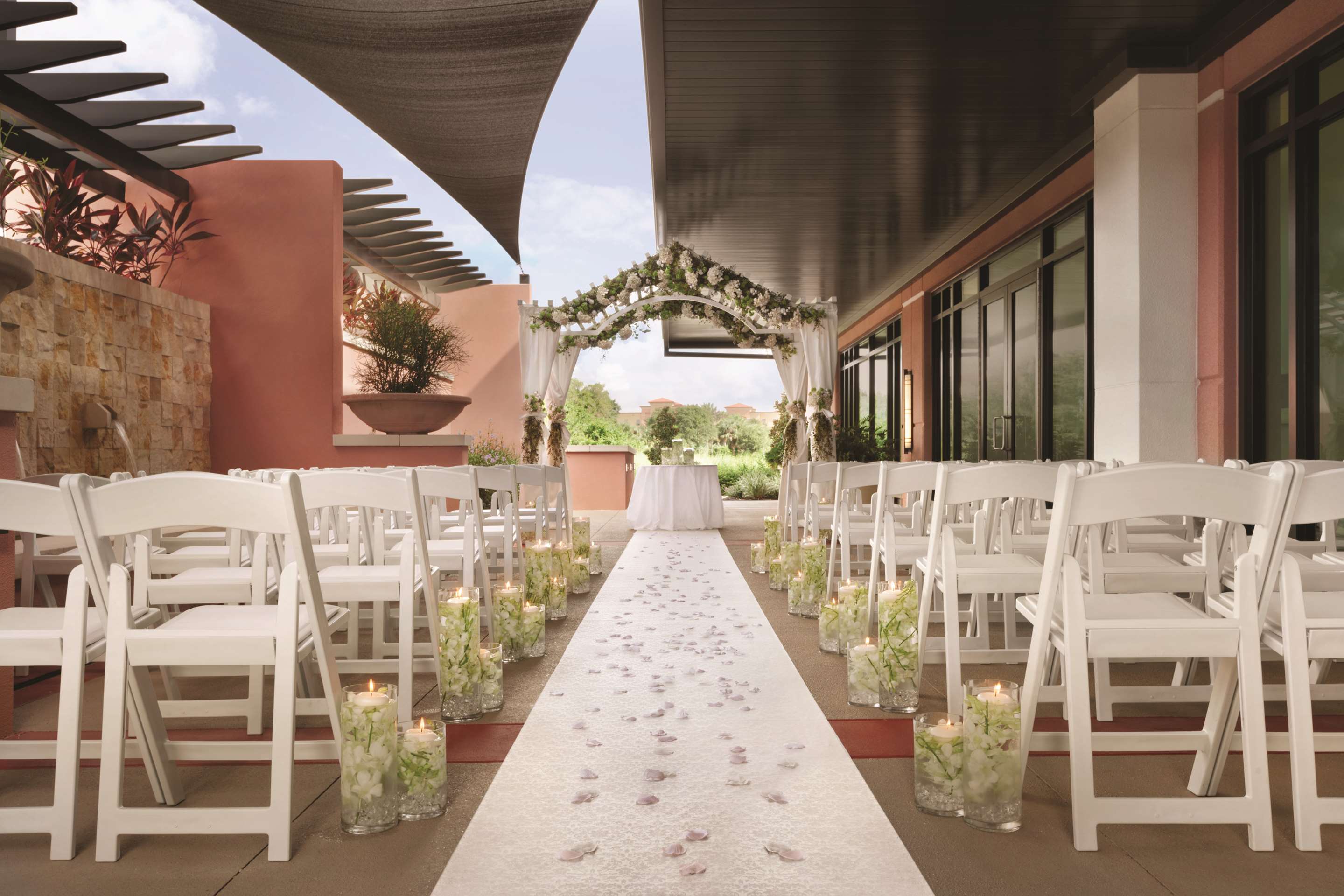 Exterior | Embassy Suites by Hilton Orlando Lake Buena Vista South