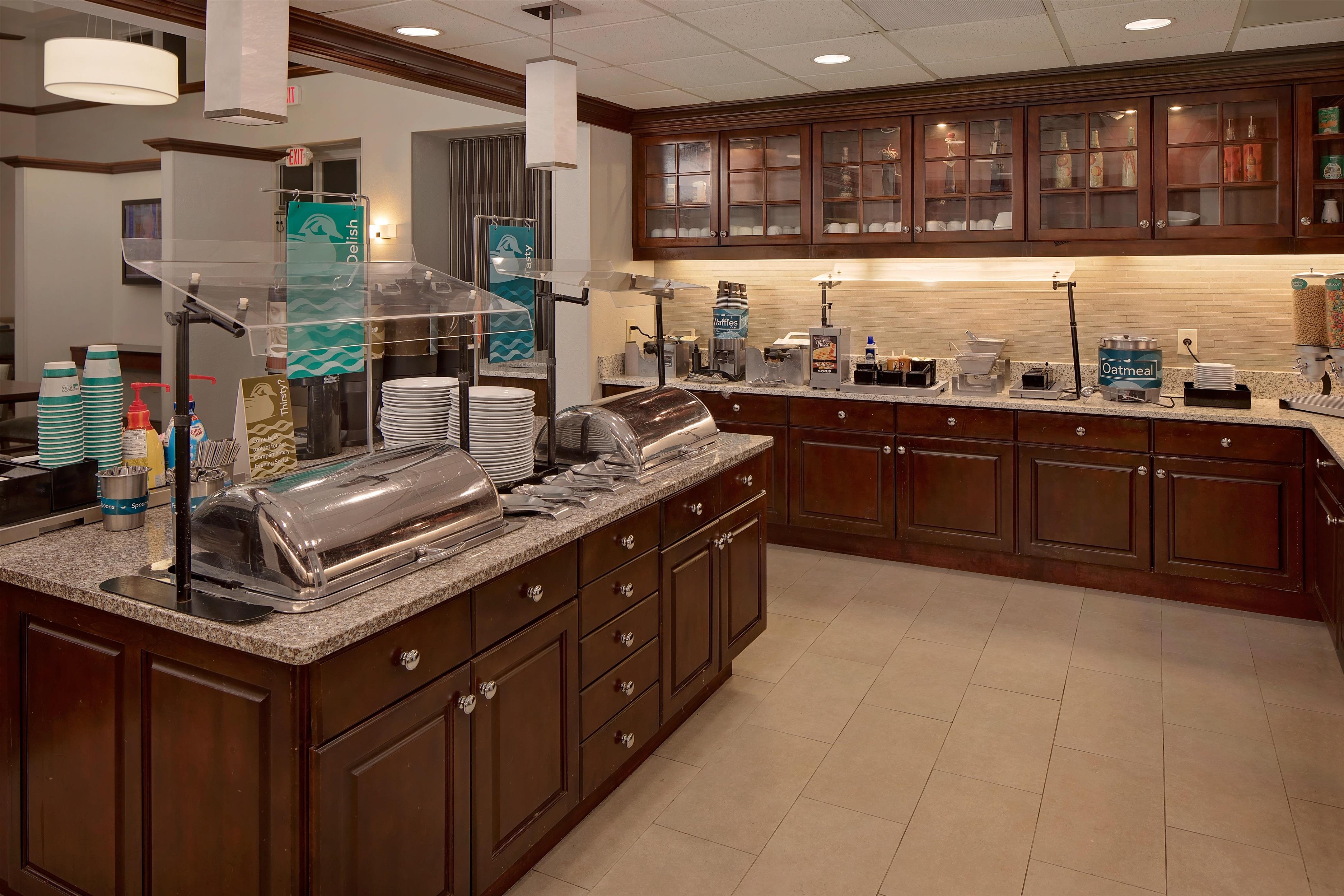 Breakfast Area | Homewood Suites by Hilton Orlando North Maitland