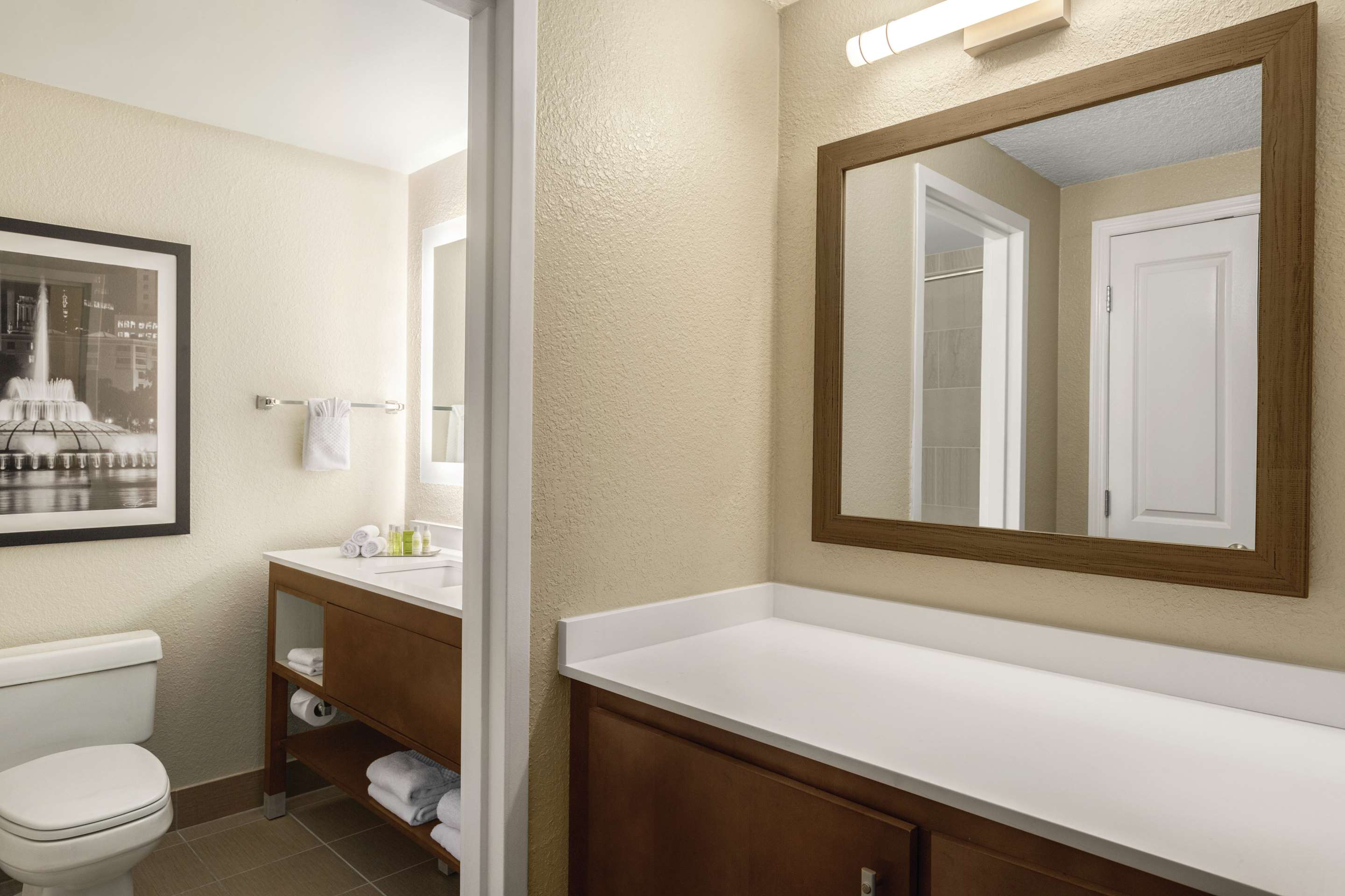 Guest room bath