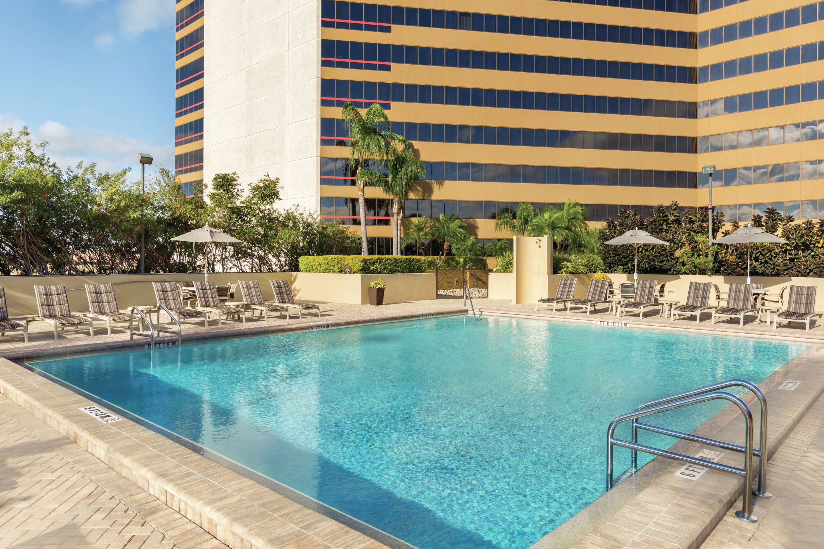 Pool | DoubleTree by Hilton Hotel Orlando Downtown