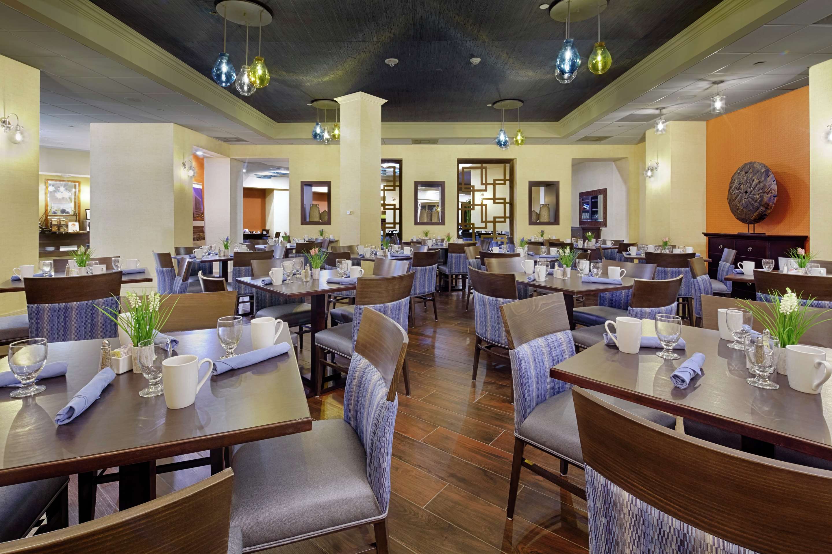 Restaurant | DoubleTree by Hilton Hotel Orlando Downtown