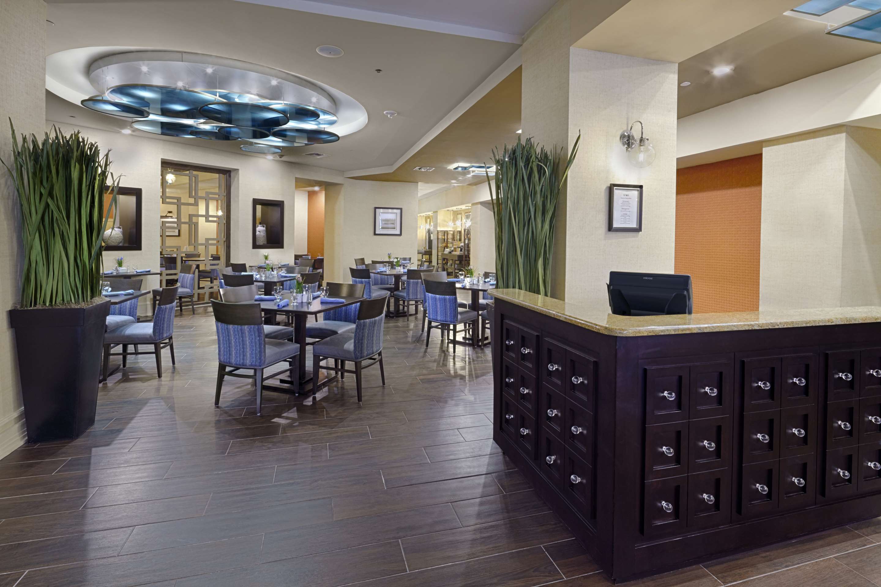 Restaurant | DoubleTree by Hilton Hotel Orlando Downtown