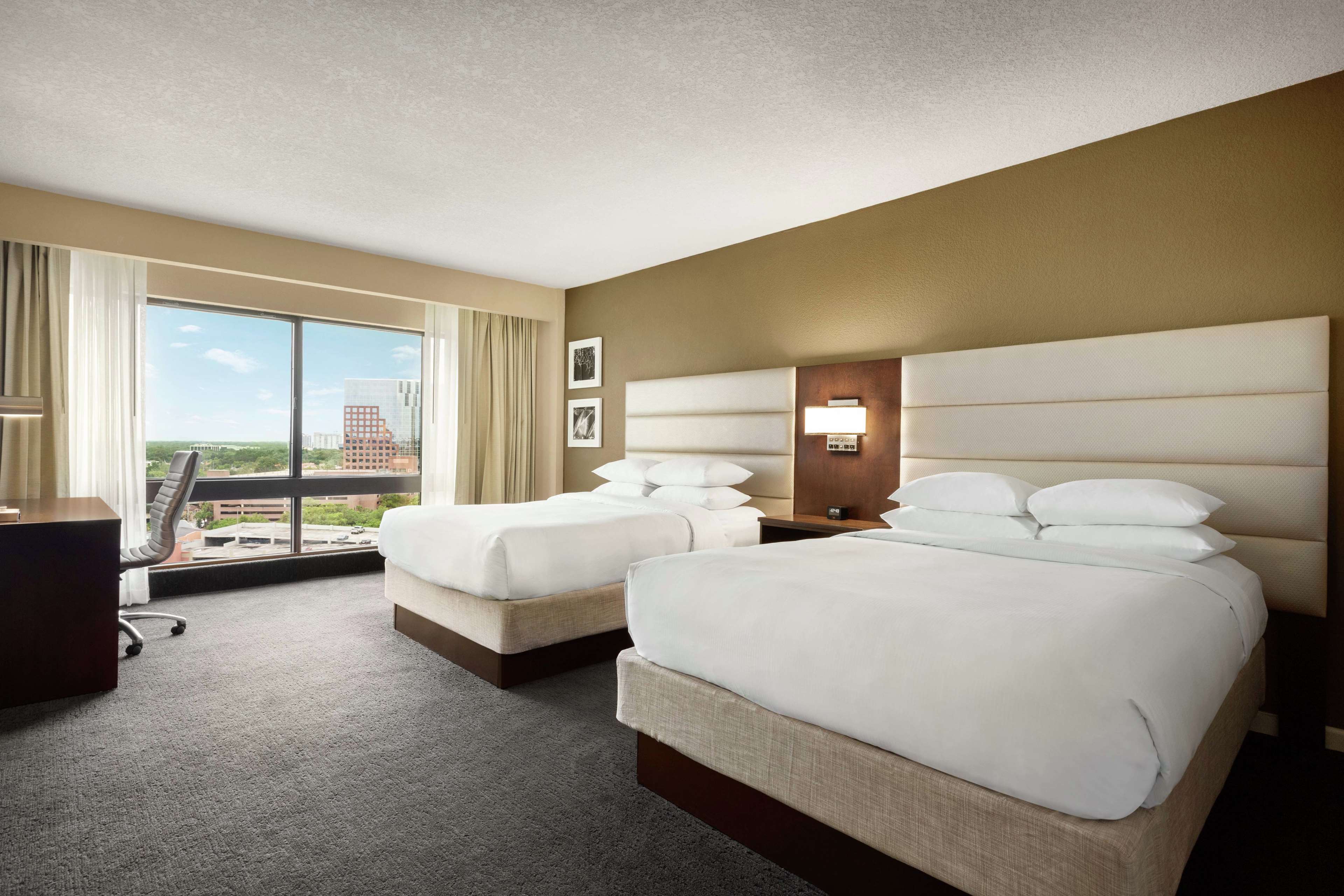 DoubleTree by Hilton Orlando Downtown Room Type - 2 QUEENS CORNER