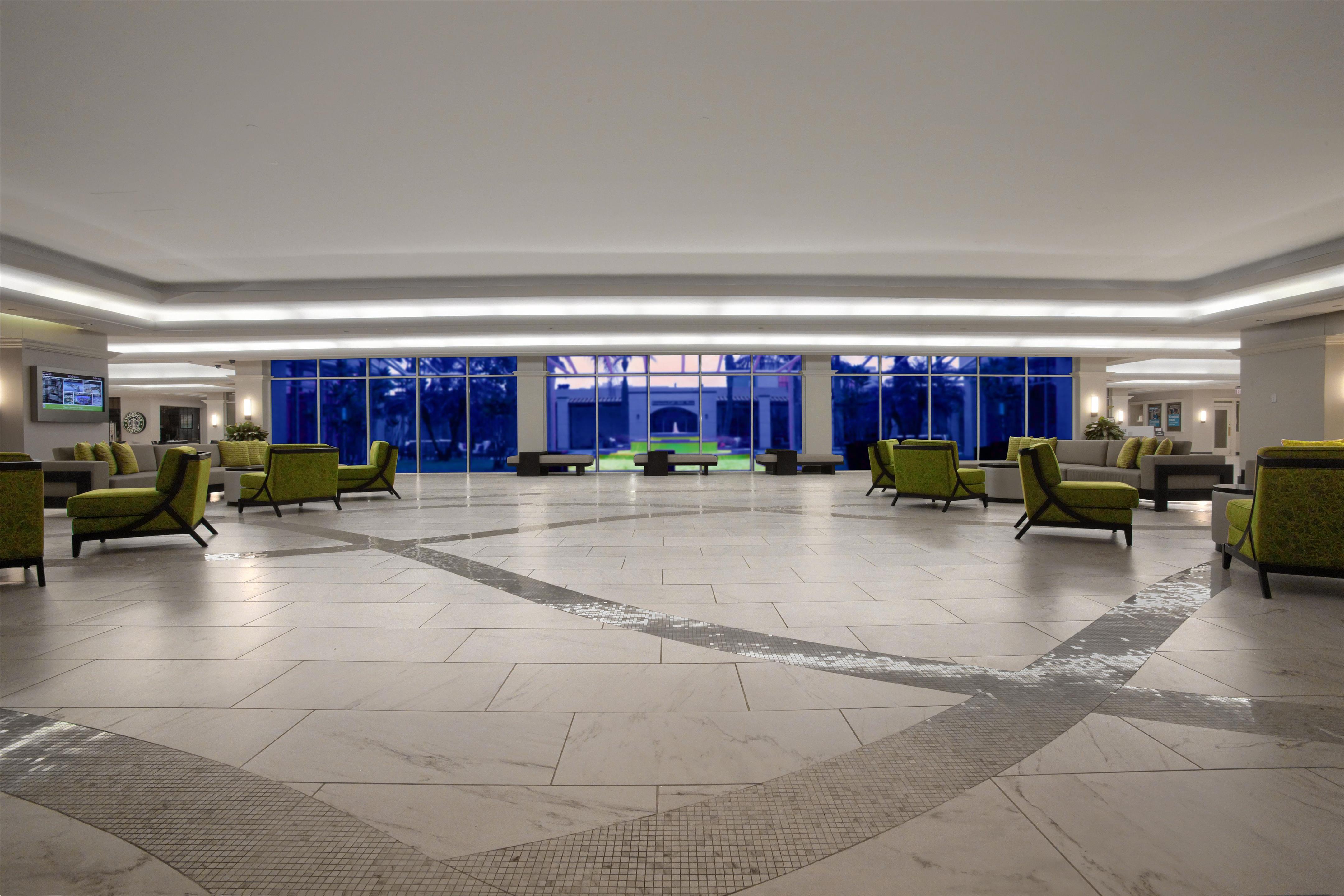 Lobby | DoubleTree by Hilton at the Entrance to Universal Orlando