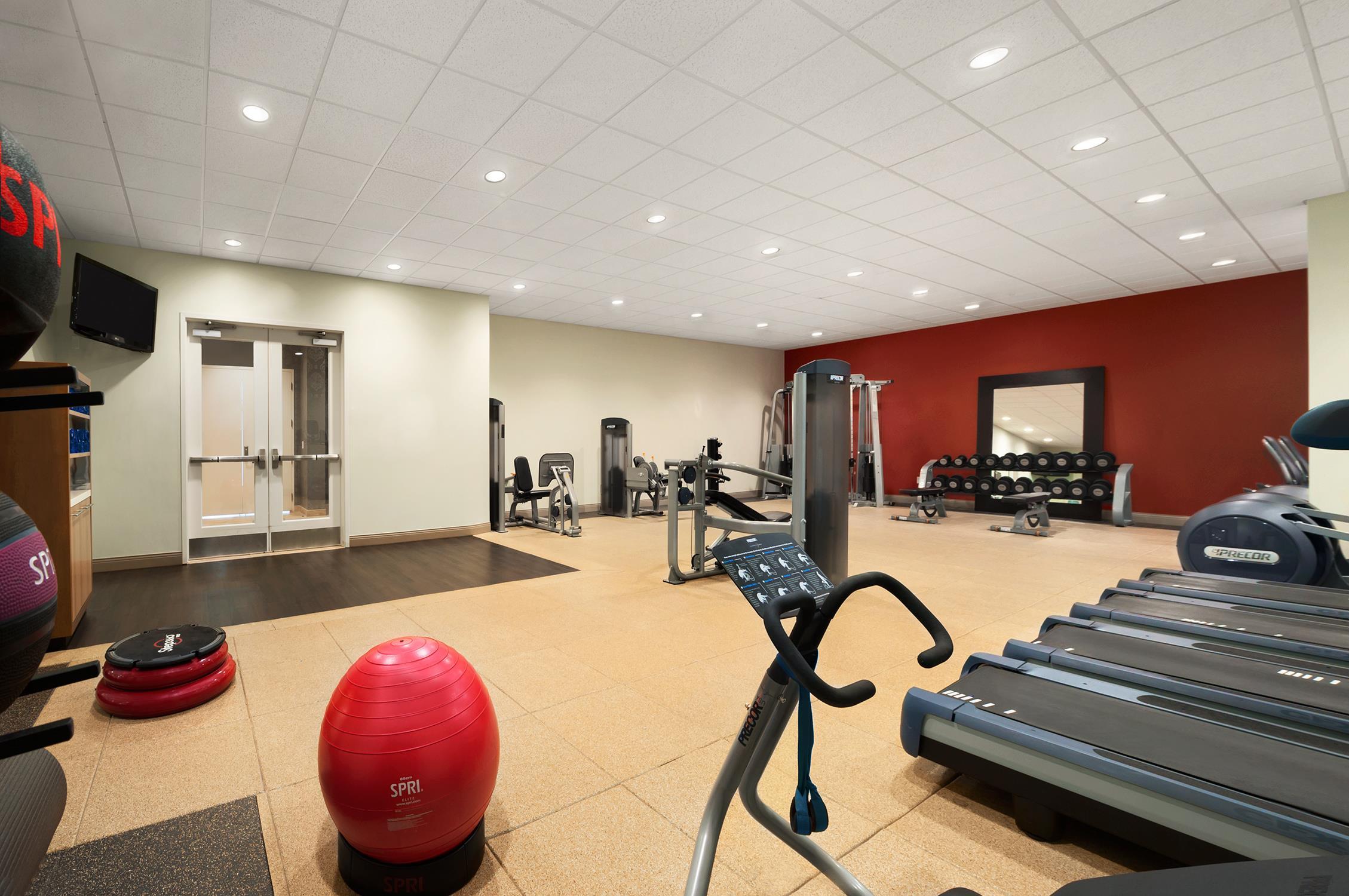 Health club fitness center gym | DoubleTree by Hilton at the Entrance to Universal Orlando