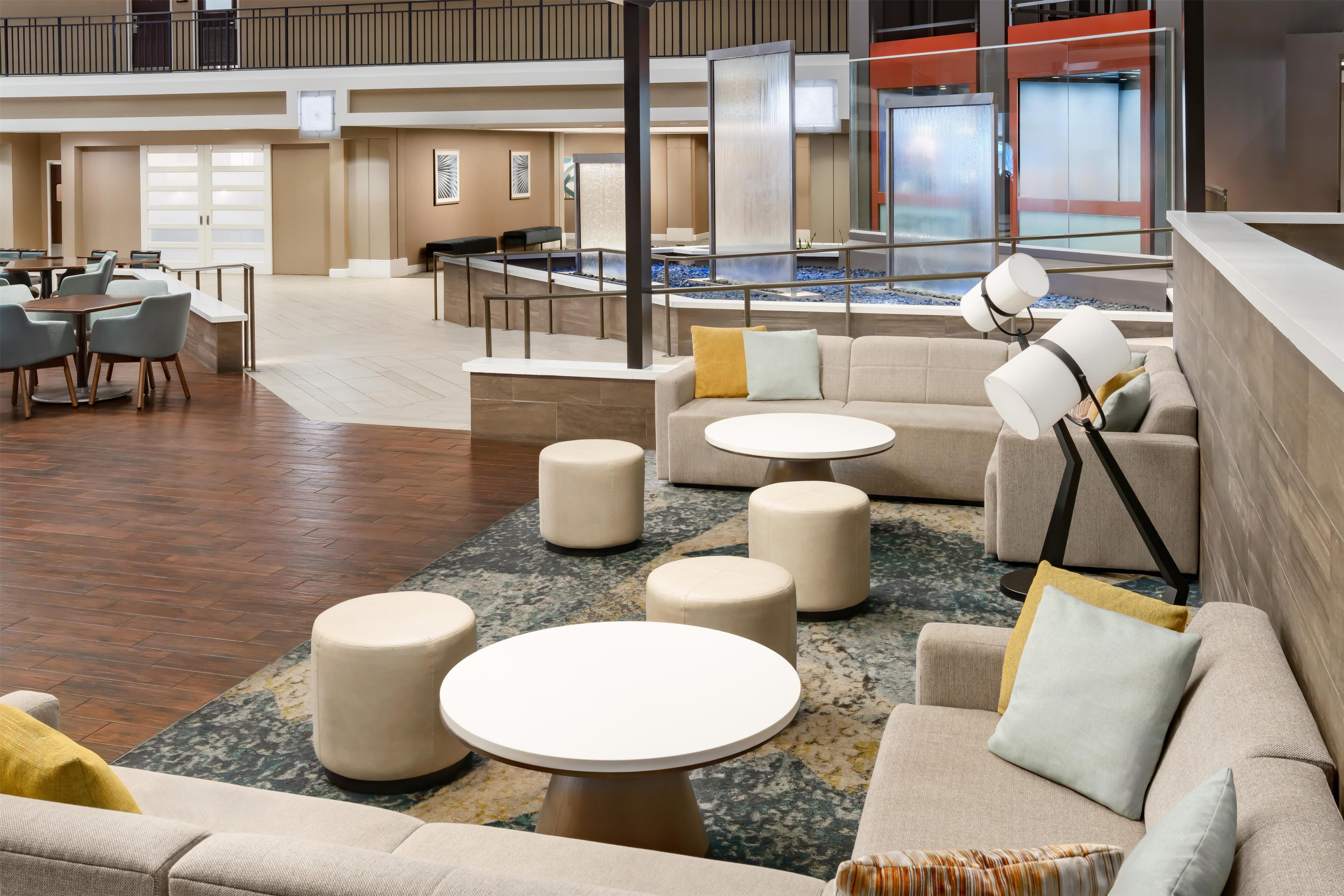 Lobby | Embassy Suites by Hilton Orlando Lake Buena Vista Resort