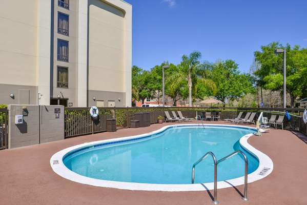 Pool - Hampton Inn Universal Studios Orlando