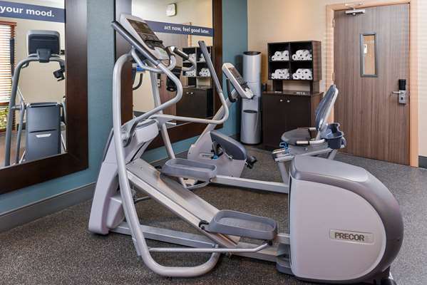 Fitness/ Exercise Room - Hampton Inn Universal Studios Orlando