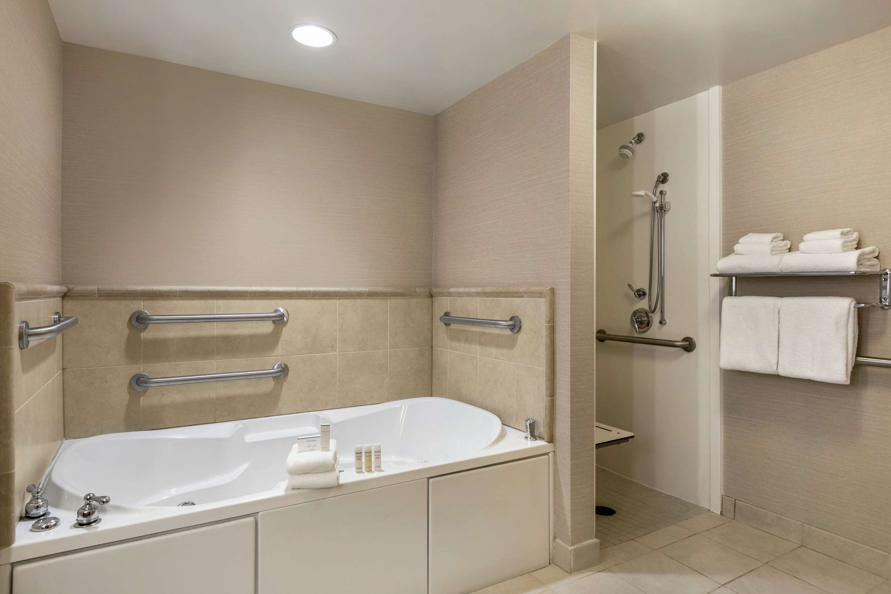 Guest room bath