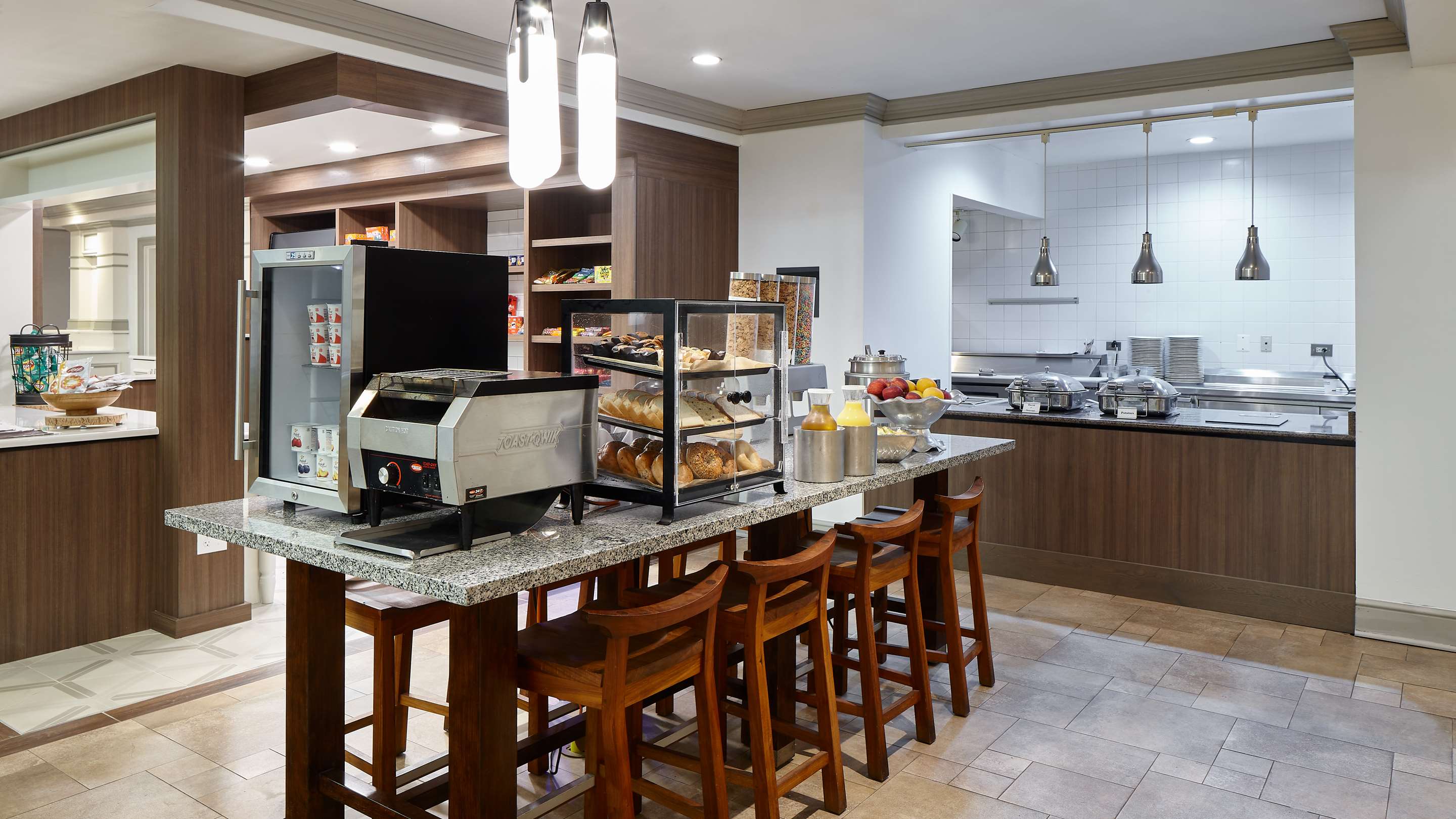 Breakfast Area | Hilton Garden Inn Merrillville