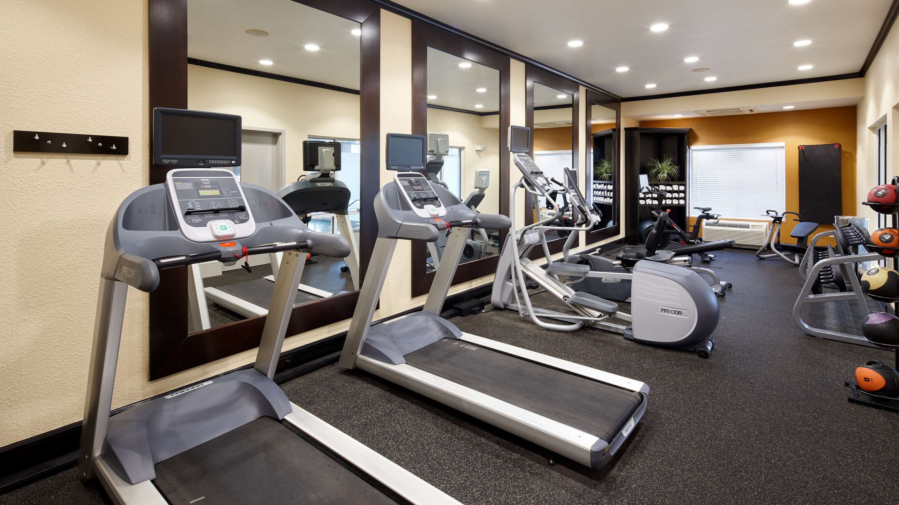 Health club fitness center gym | Hilton Garden Inn Merrillville