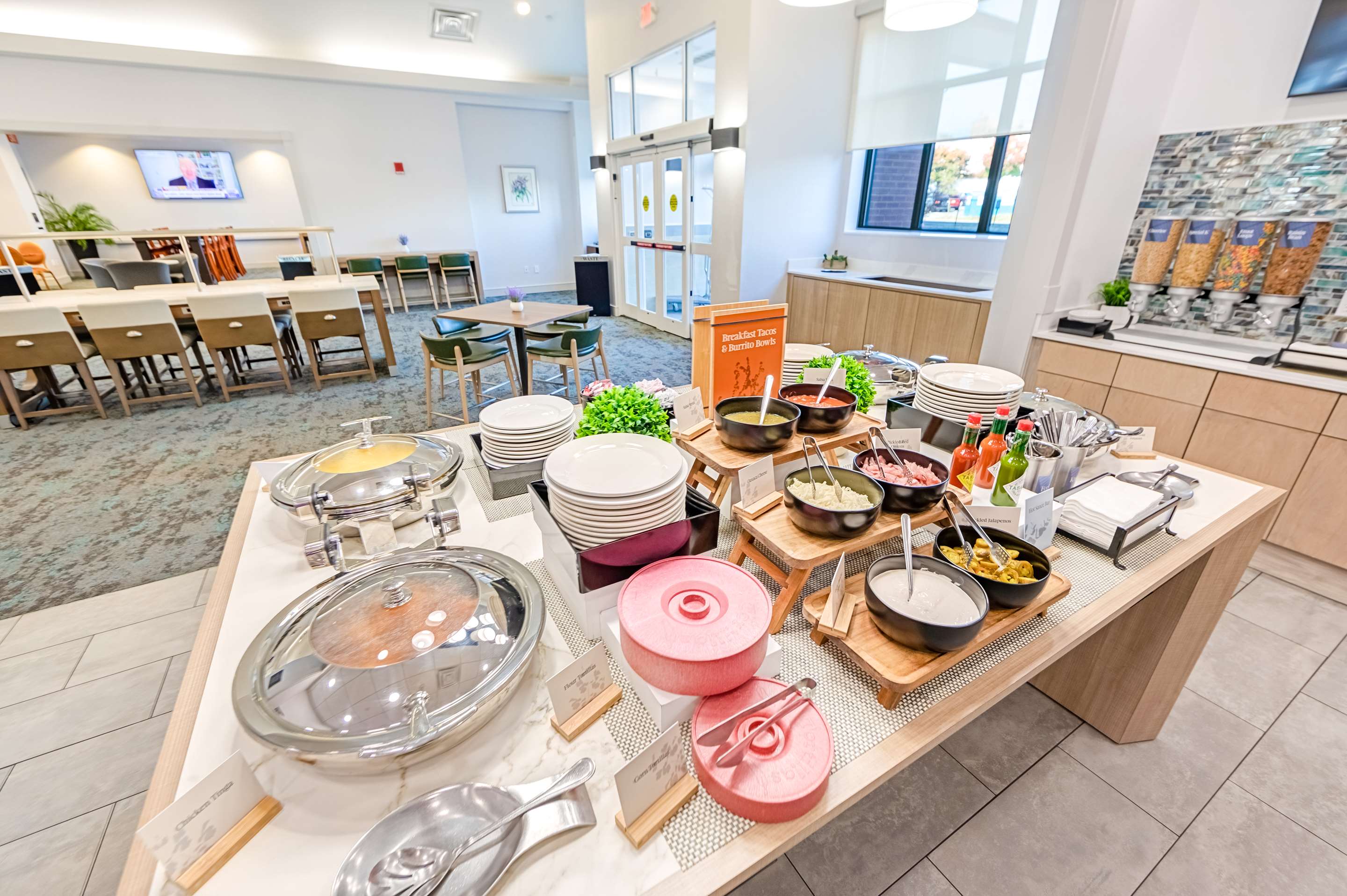Breakfast Area | Homewood Suites by Hilton East Rutherford - Meadowlands