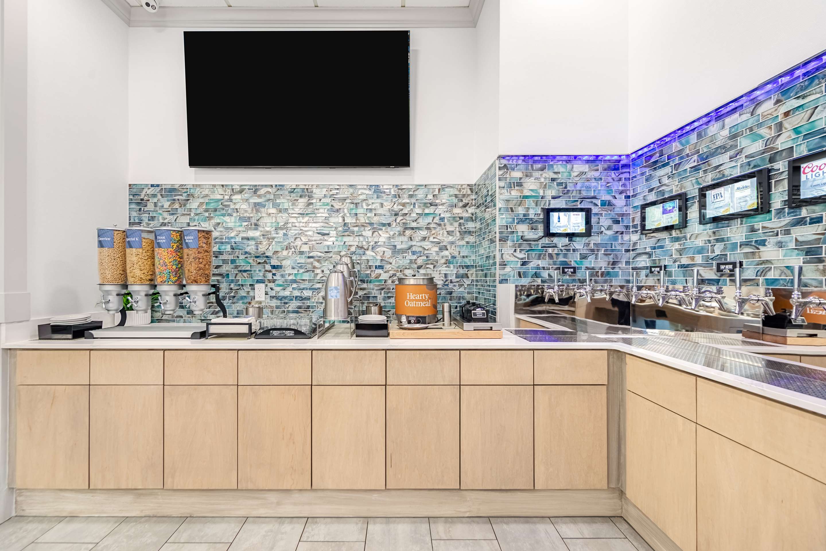 Breakfast Area | Homewood Suites by Hilton East Rutherford - Meadowlands