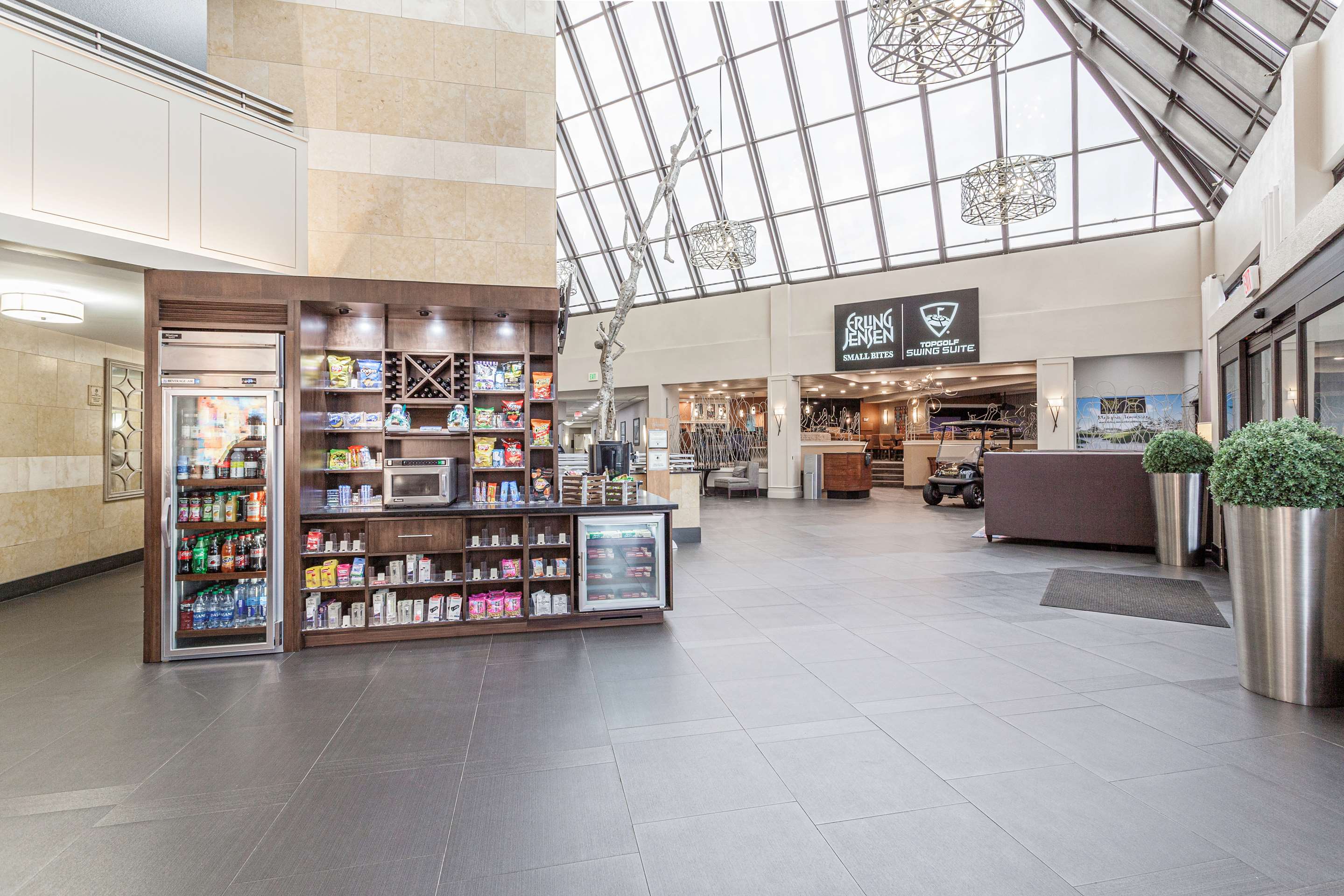 Lobby | DoubleTree by Hilton Hotel Memphis