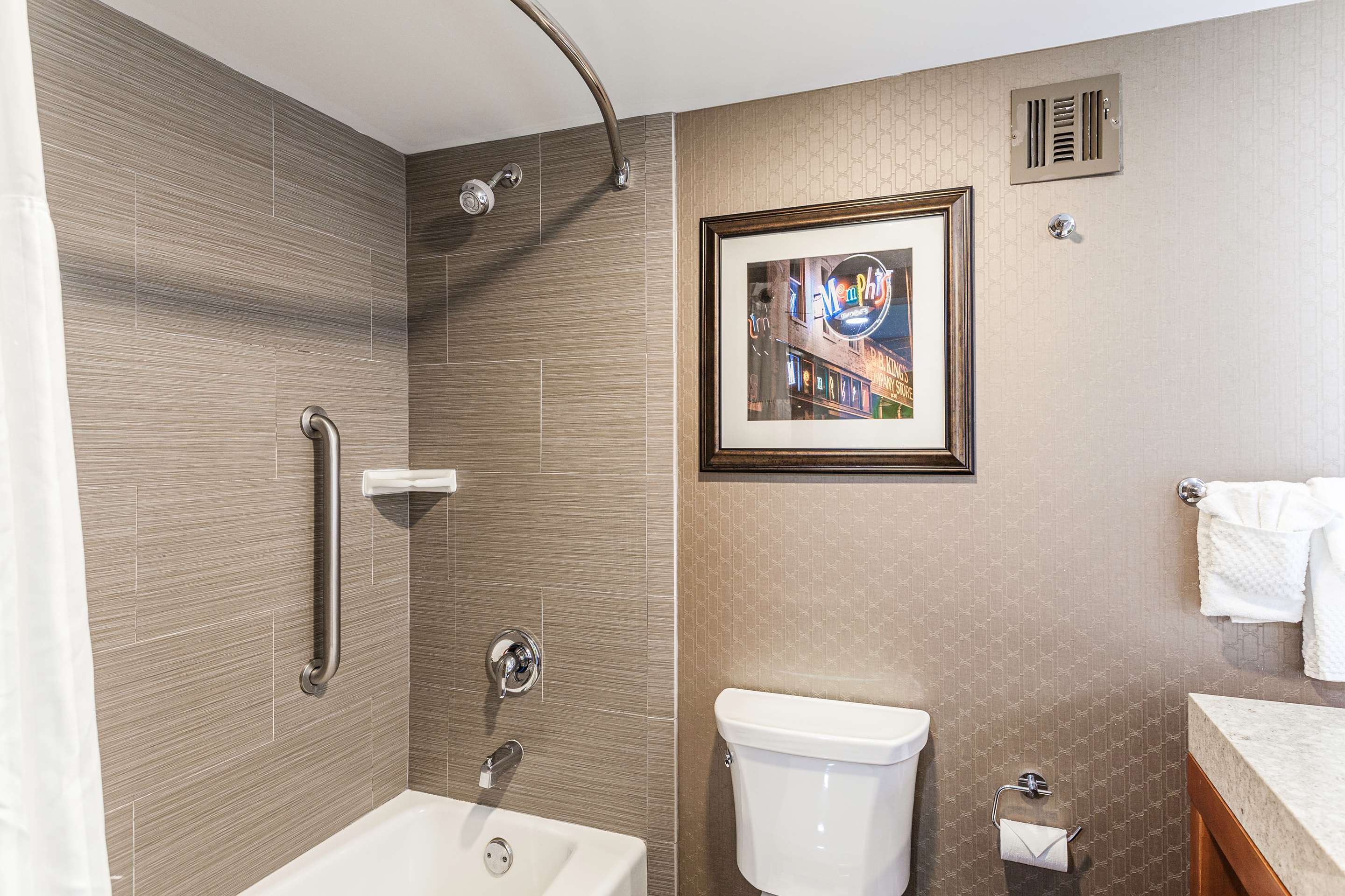 Guest room bath