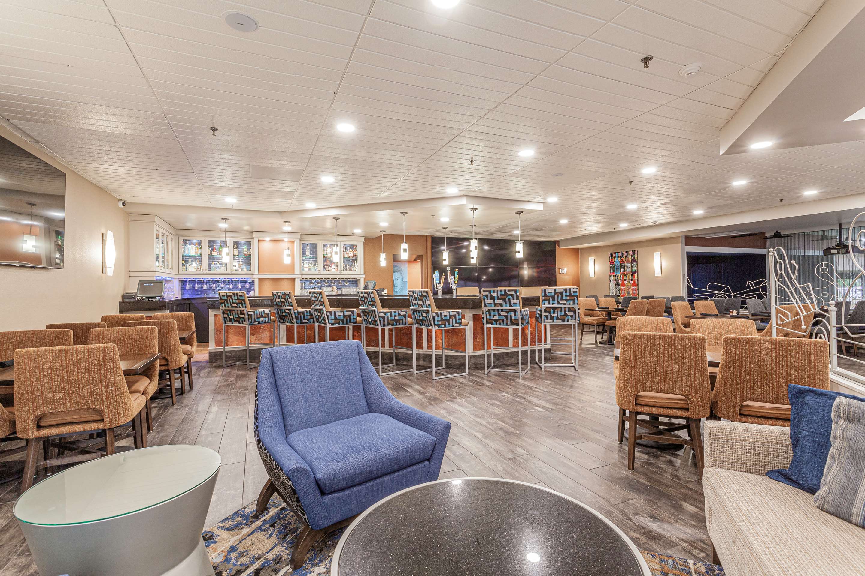 BarLounge | DoubleTree by Hilton Hotel Memphis