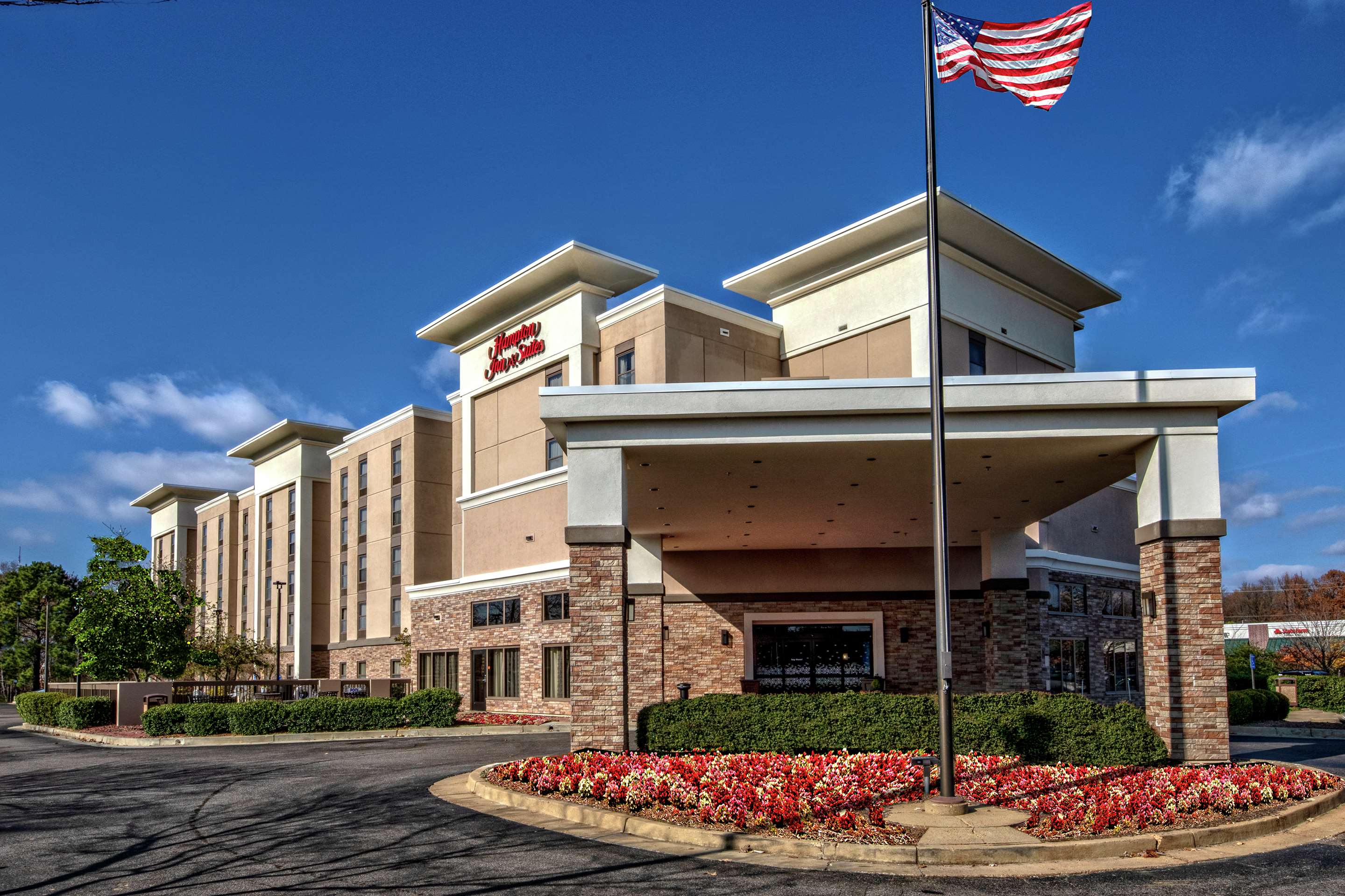 Exterior | Hampton Inn & Suites Memphis-Wolfchase Galleria
