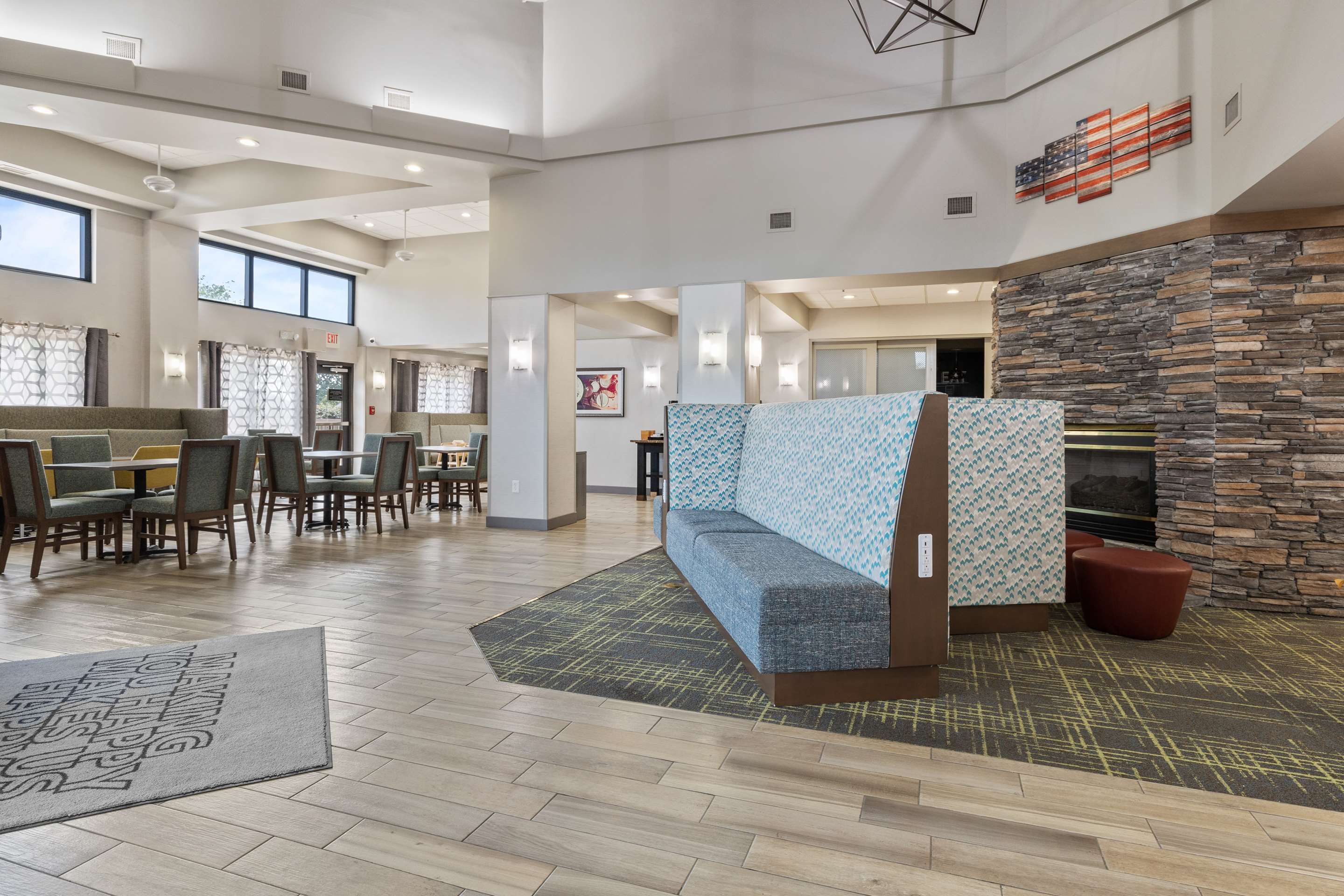 Lobby | Hampton Inn & Suites Memphis-Wolfchase Galleria