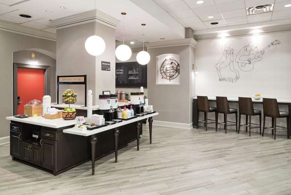 Amenities - Hampton Inn & Suites Peabody Place Memphis