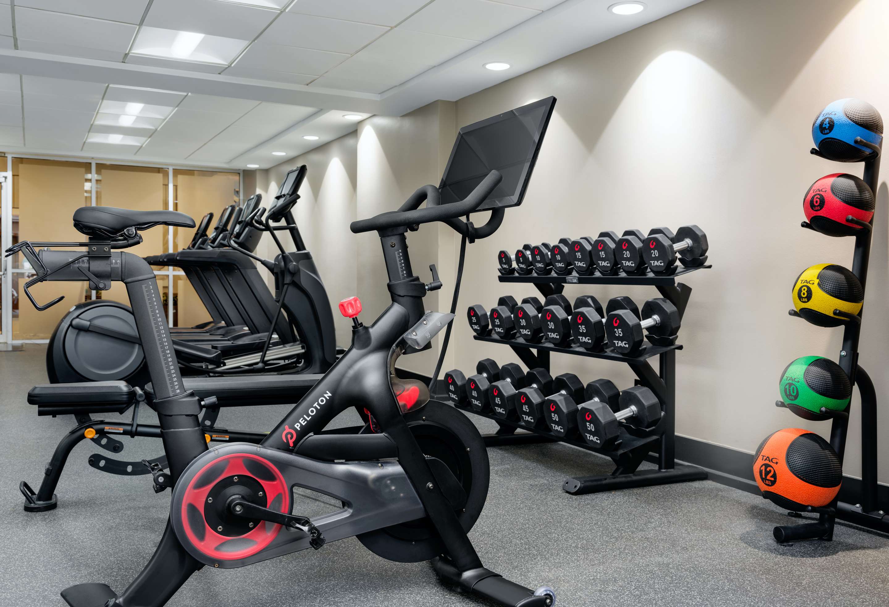 Health club fitness center gym | Embassy Suites Memphis