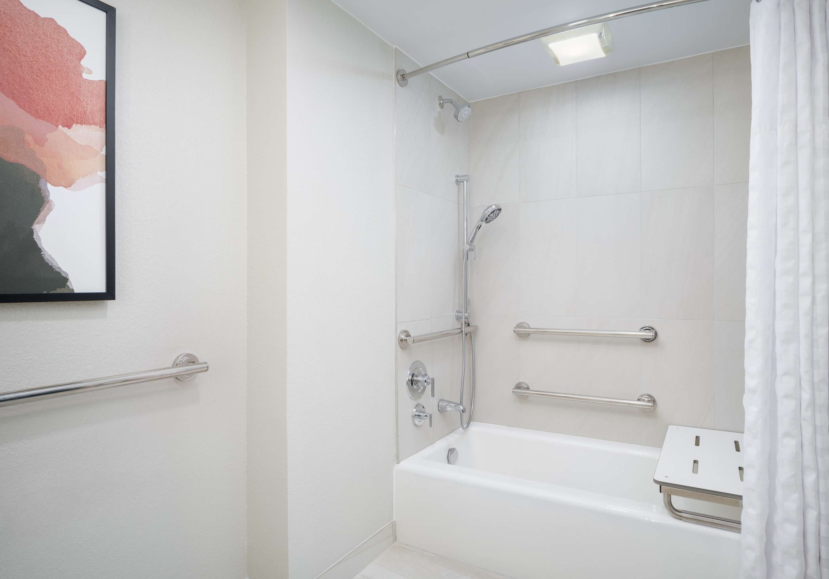 Guest room bath