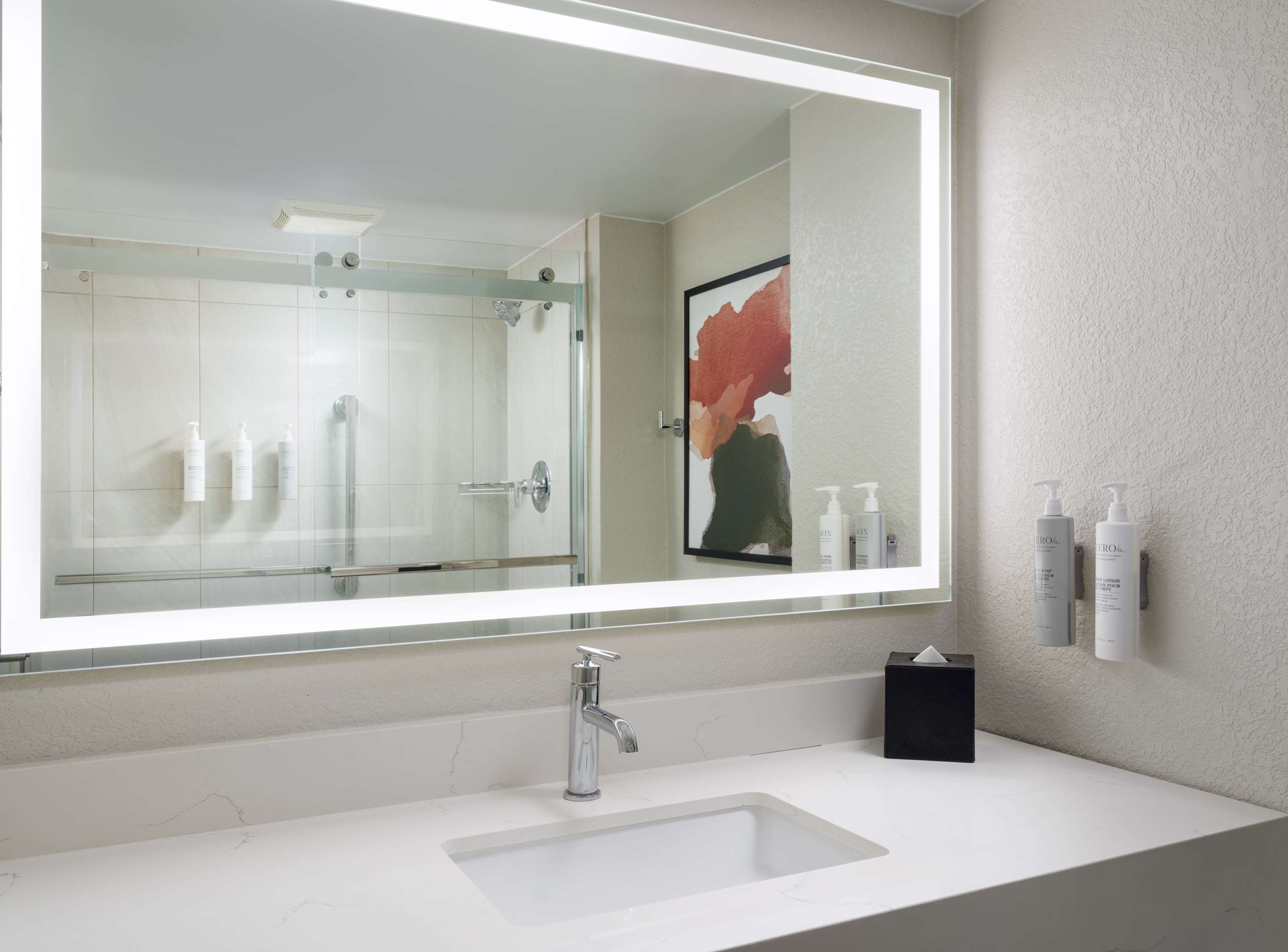 Guest room bath