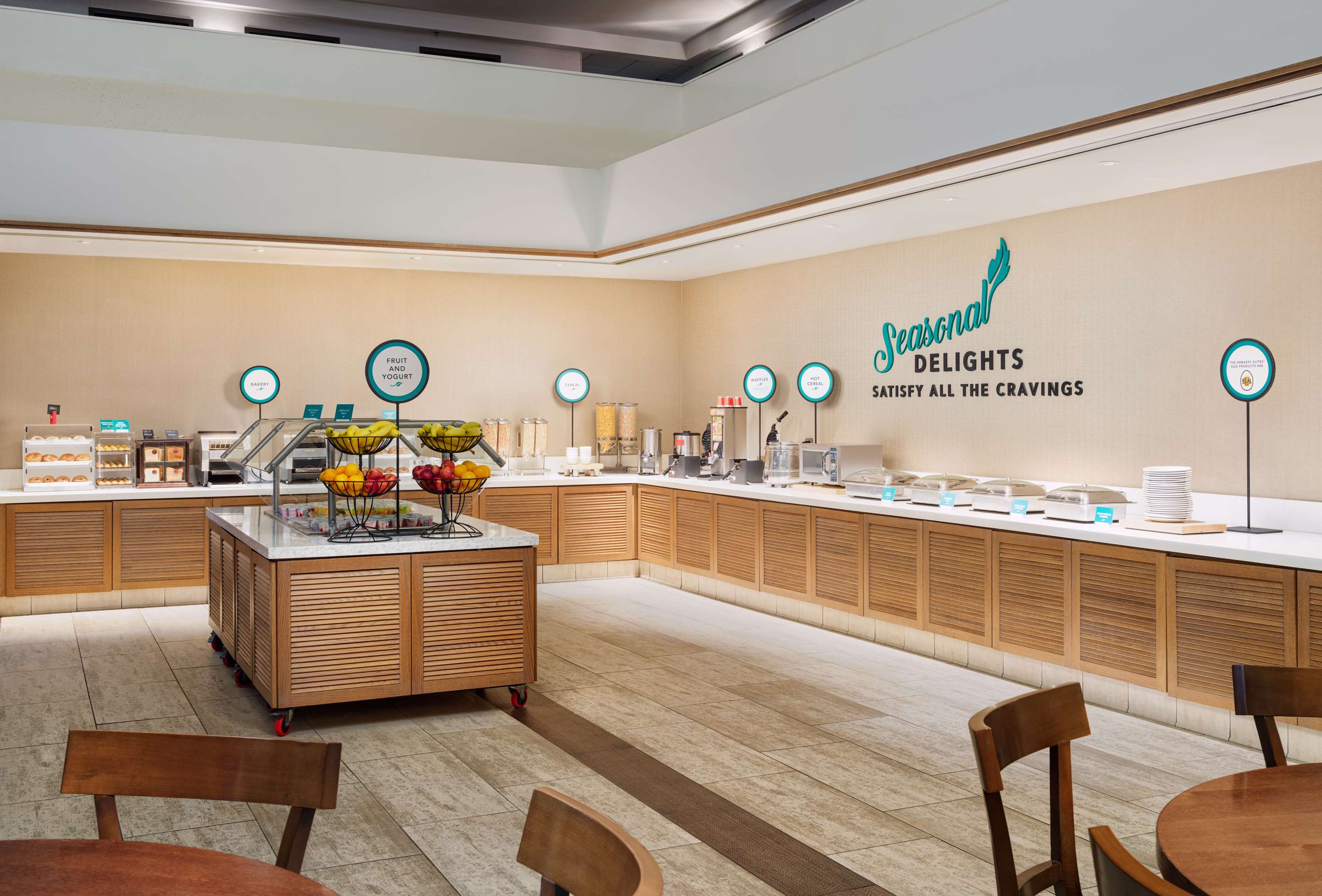 Breakfast Area | Embassy Suites Memphis
