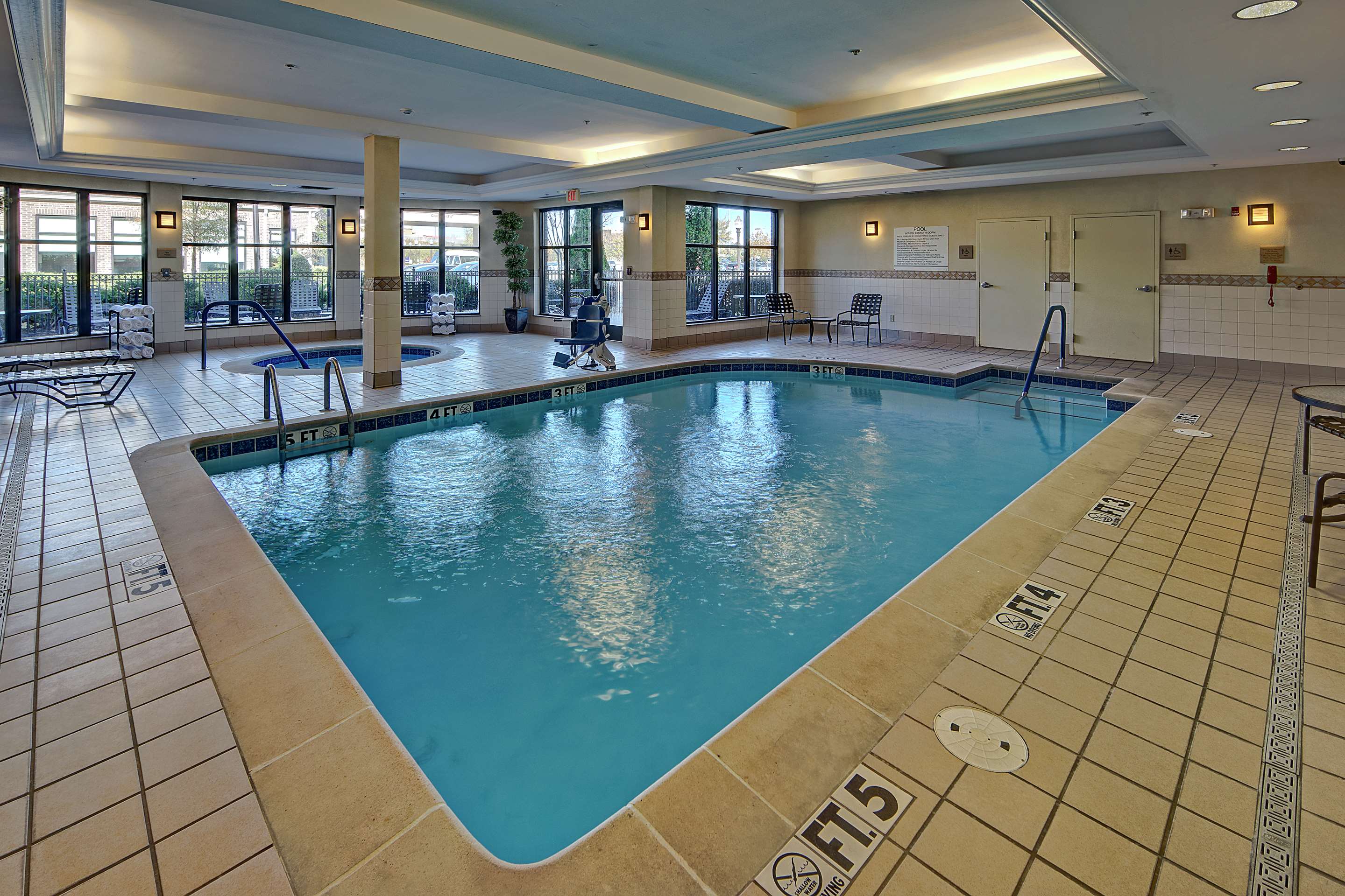 Pool | Hilton Garden Inn Memphis/Southaven, MS