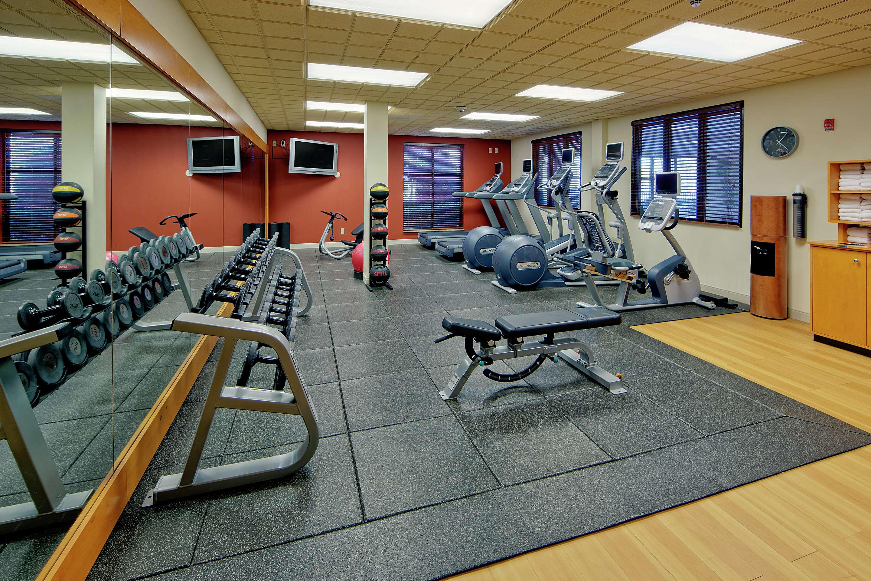 Health club fitness center gym | Hilton Garden Inn Memphis/Southaven, MS