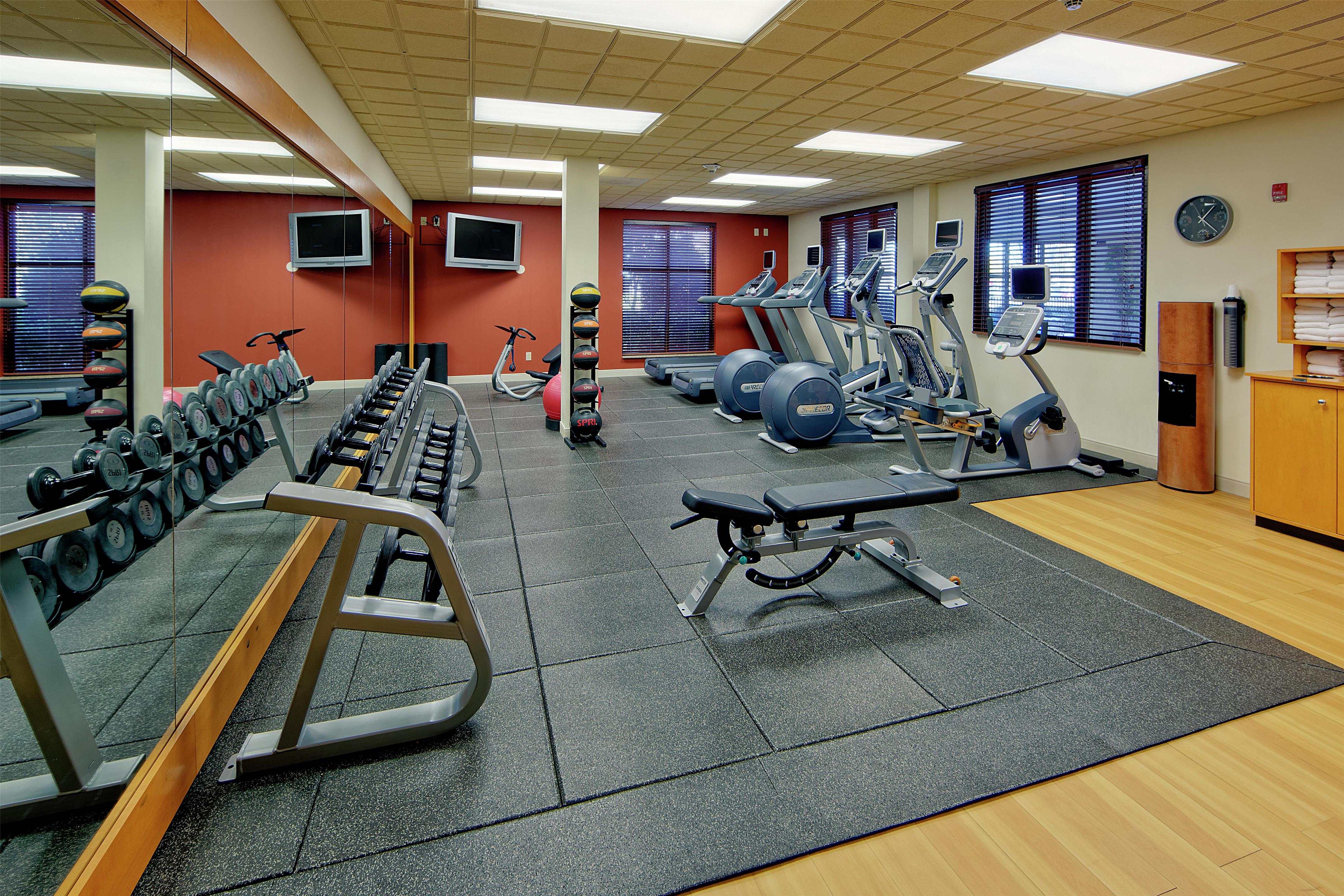 Health club fitness center gym | Hilton Garden Inn Memphis/Southaven, MS