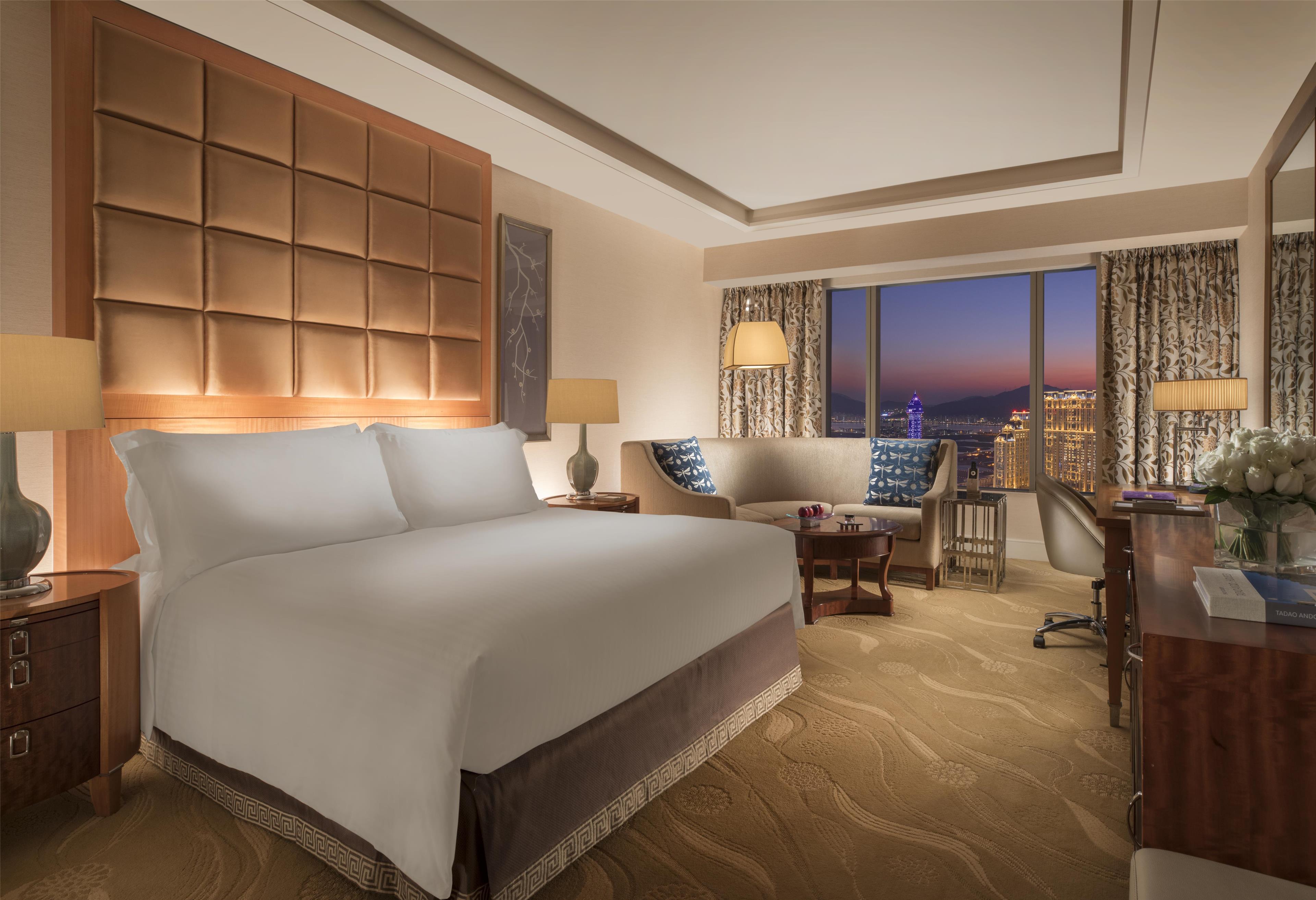 Conrad Macao Cotai Central Room Type - KING DELUXE EIFFEL TW VIEW